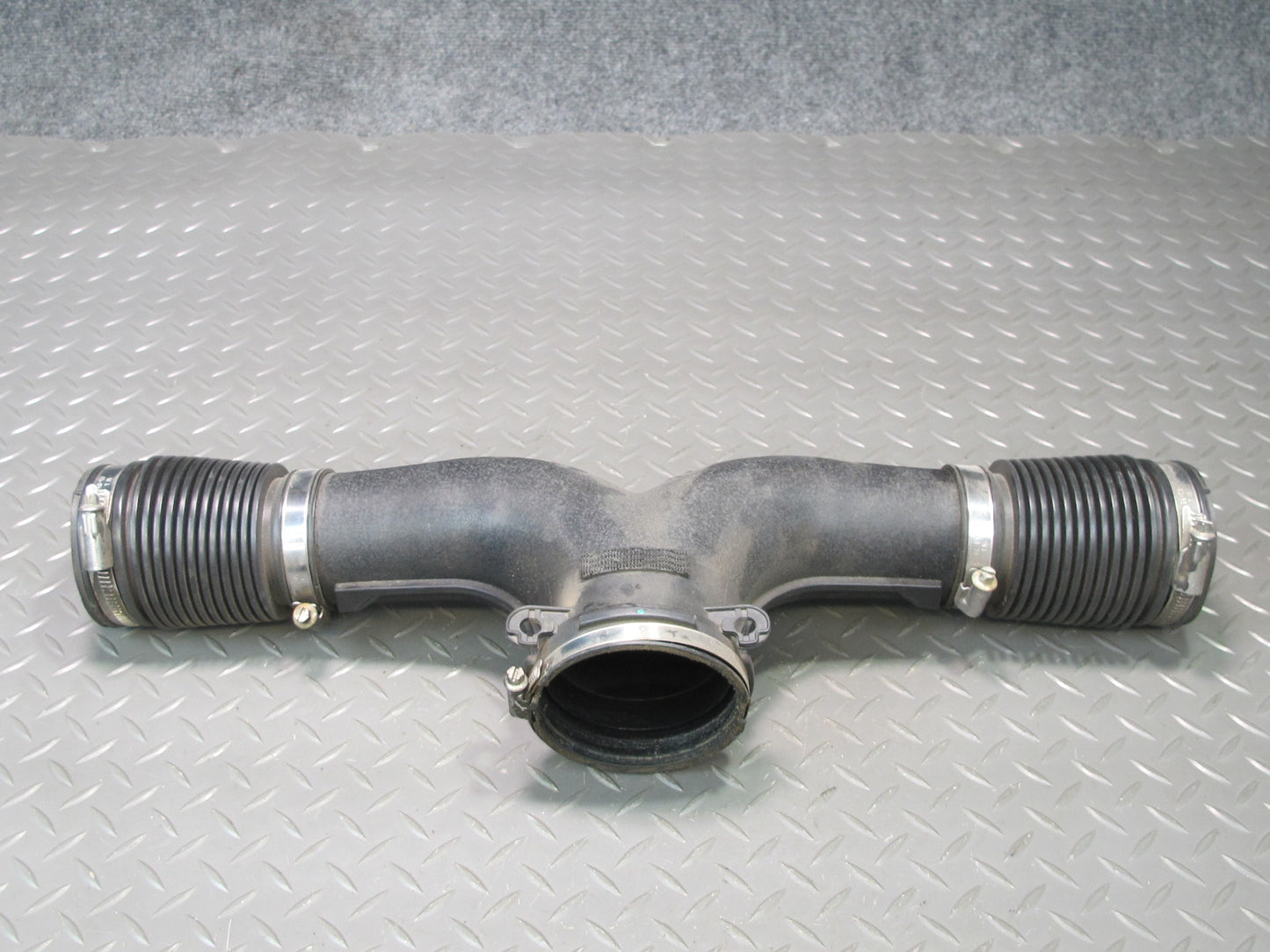 2011-2014 Porsche Cayenne S 958 4.8L Engine Air Intake Duct Hose Tube Pipe