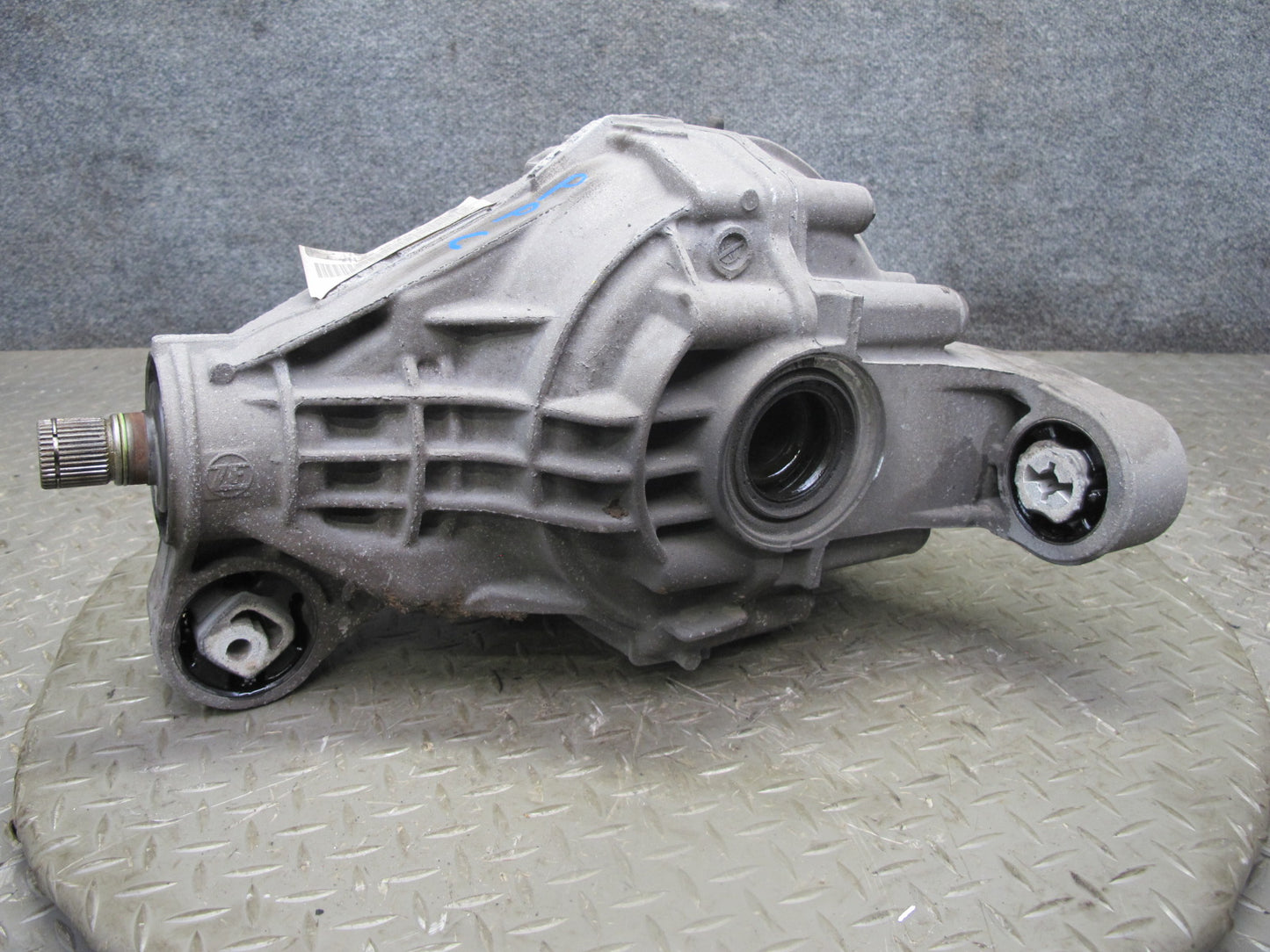 2011-2014 Porsche Cayenne 958 4.8L Turbo Rear Axle Differential Carrier 2.92