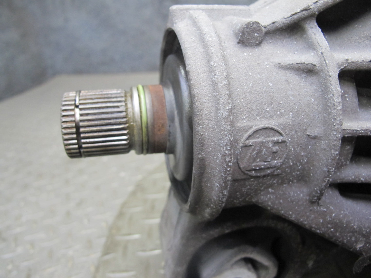 2011-2014 Porsche Cayenne 958 4.8L Turbo Rear Axle Differential Carrier 2.92