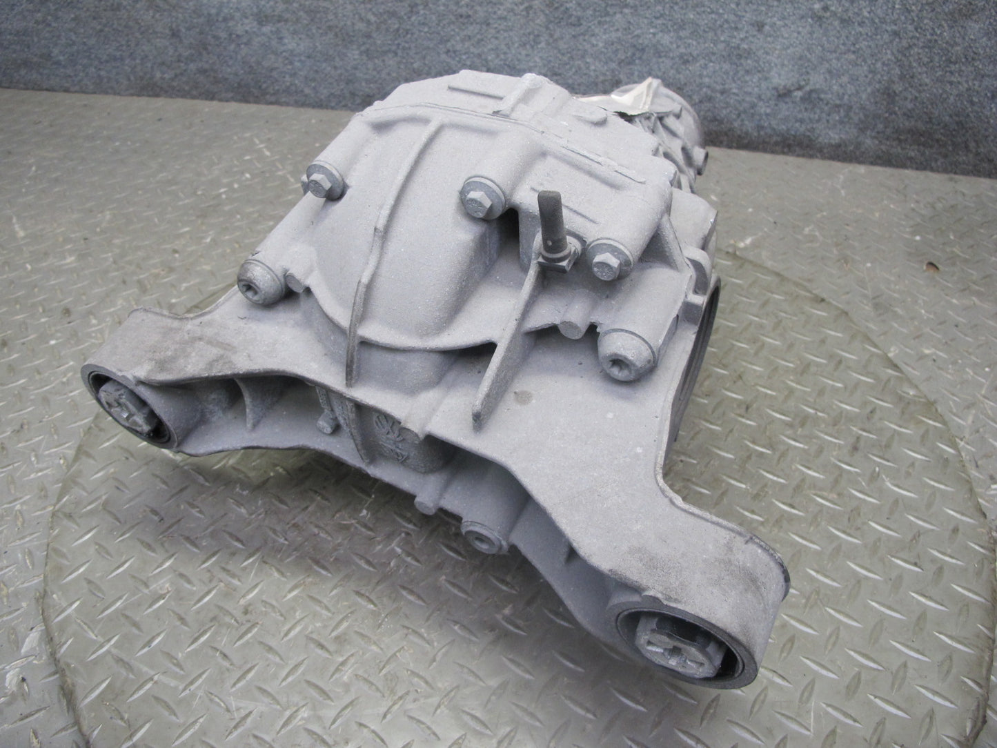 2011-2014 Porsche Cayenne 958 4.8L Turbo Rear Axle Differential Carrier 2.92