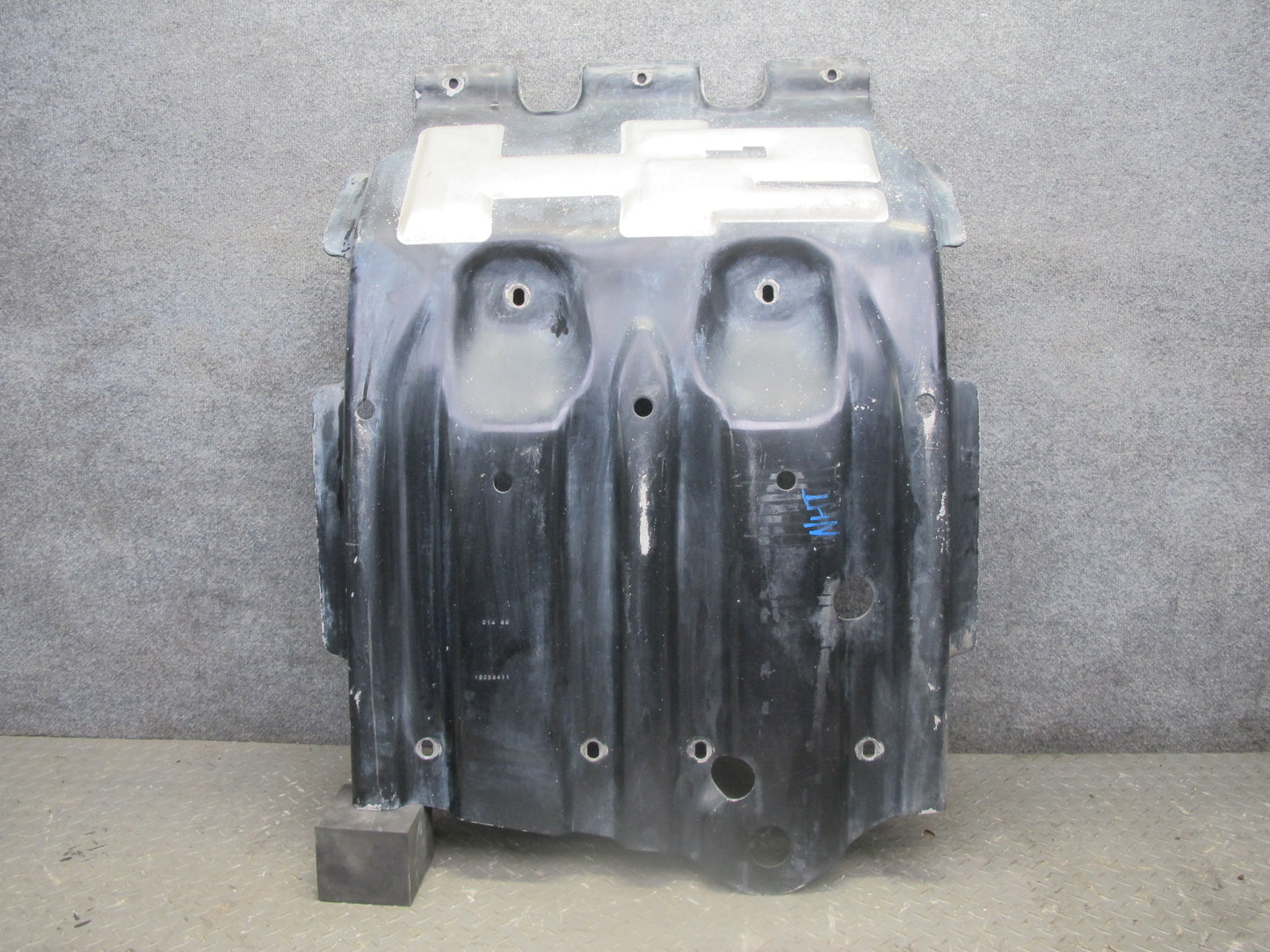 2003-2009 Hummer H2 Under Engine Splash Shield Guard Panel 15058411