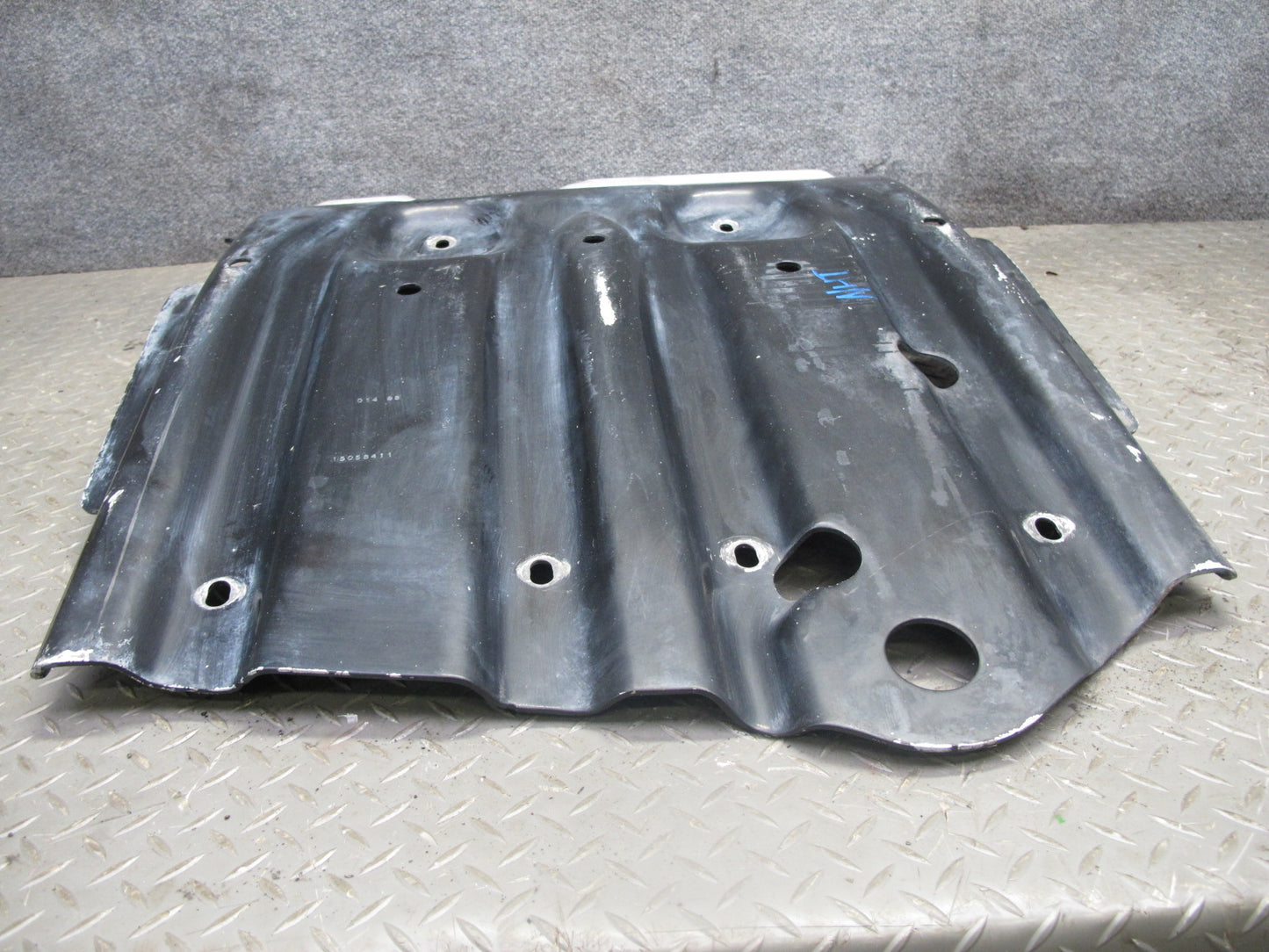 2003-2009 Hummer H2 Under Engine Splash Shield Guard Panel 15058411