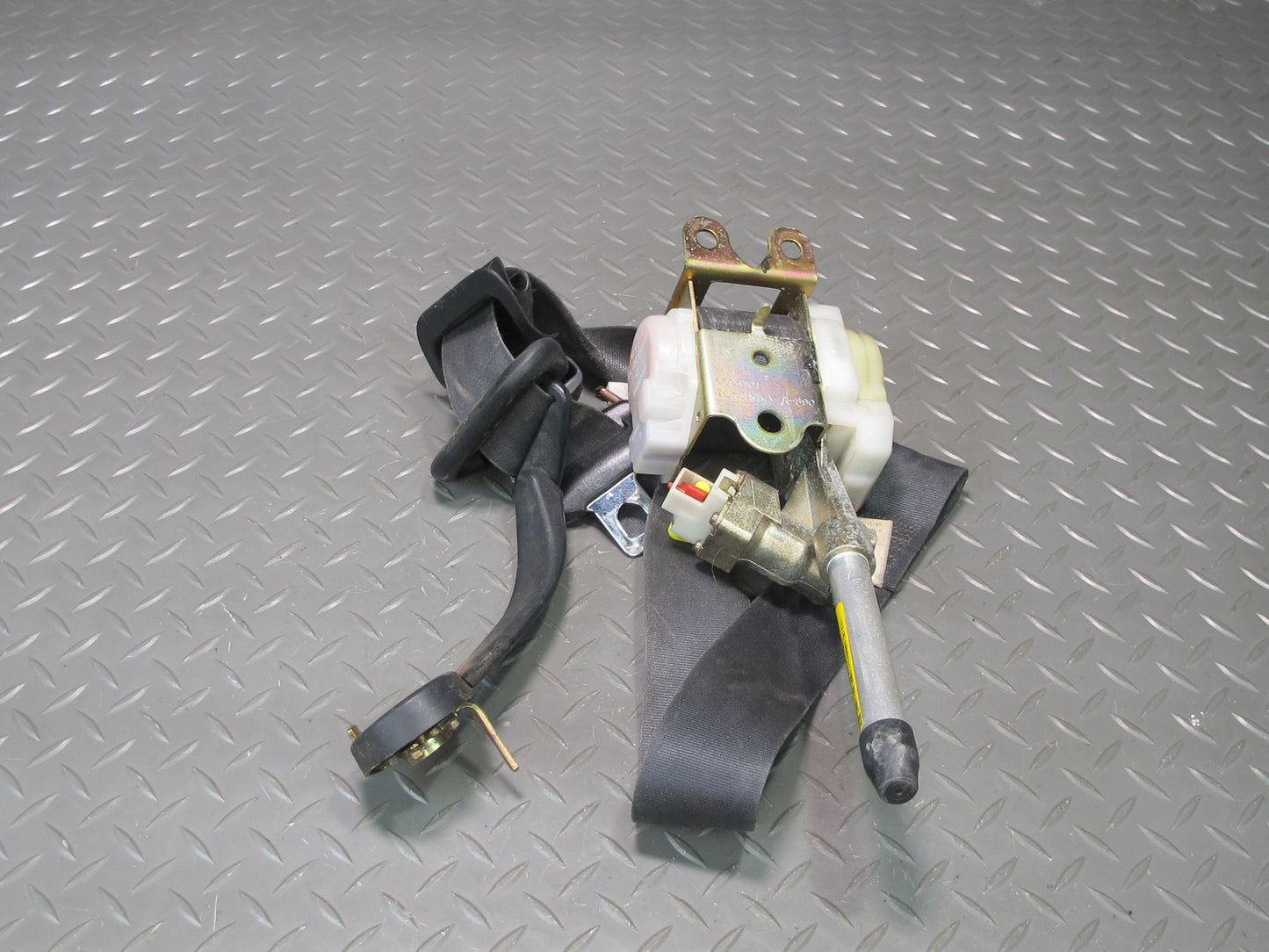 97-00 LEXUS JZZ31L SC300 SC400 SET OF 2 FRONT RIGHT LEFT SEAT BELT RETRACTOR BUCKLE OEM