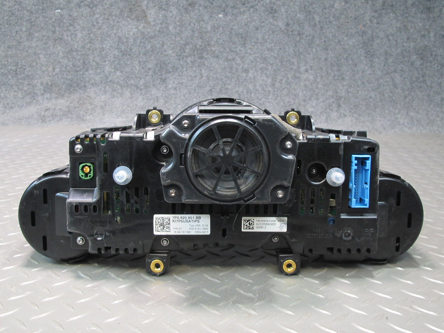 2013-2014 Porsche Cayenne 958 Speedometer Instrument Cluster Gauge 7P5920901BB