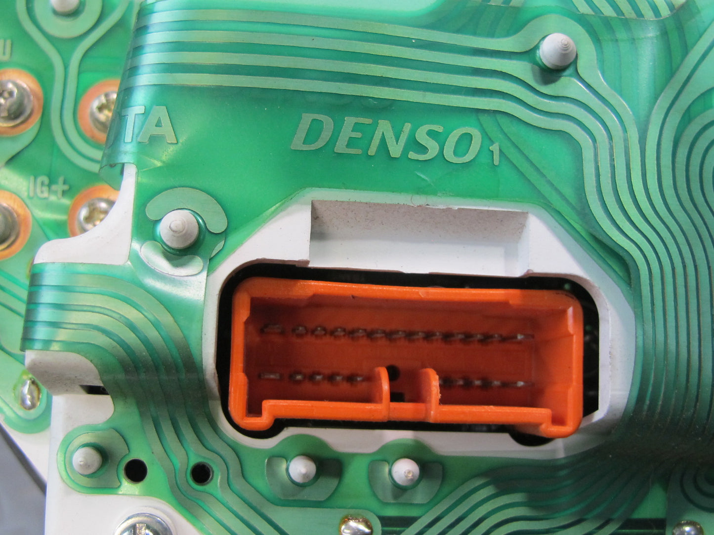 98-00 Lexus JZZ31L SC300 A/T Instrument Cluster Speedometer 83800-24021 OEM