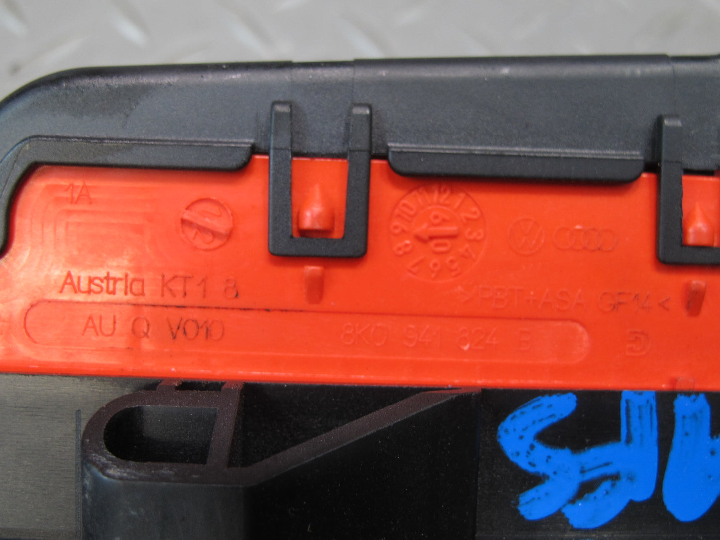 08-16 Audi A5 S5 B8 Fuse Box w Holder OEM