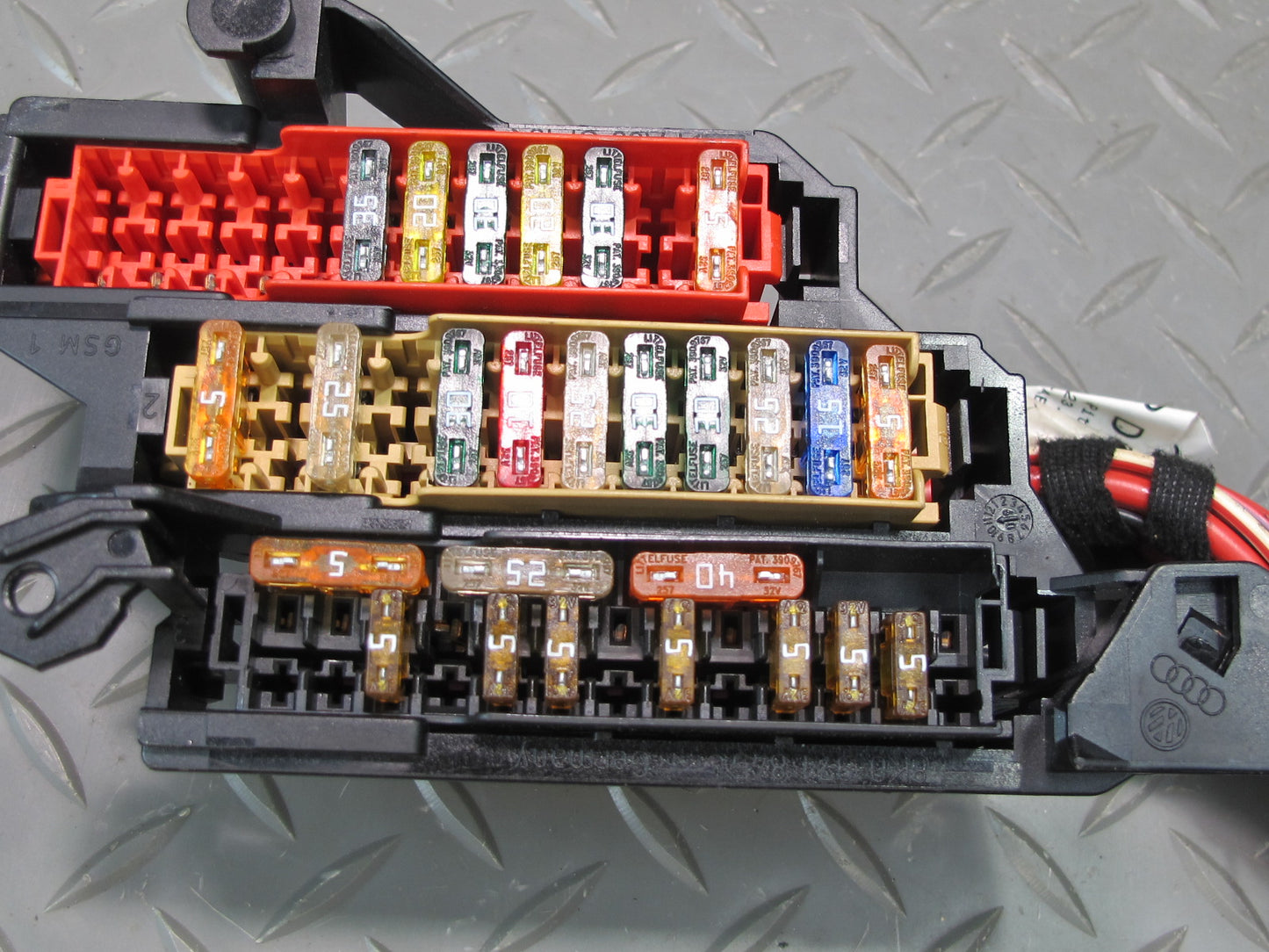 08-16 Audi A5 S5 B8 Fuse Box w Holder OEM