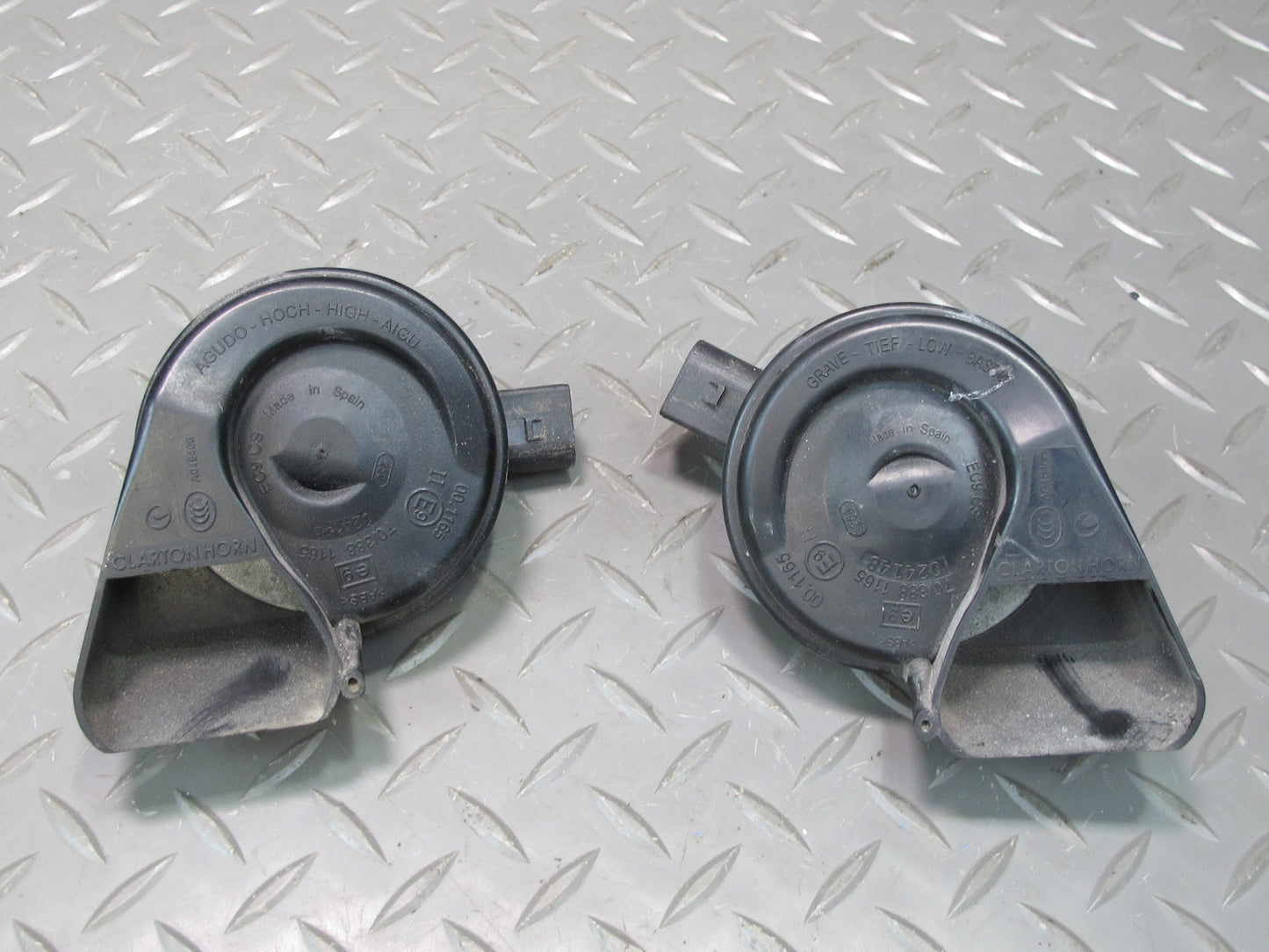 08-16 Audi A5 S5 Set of 2 High & Low Tone Note Pitch Horn Signal OEM