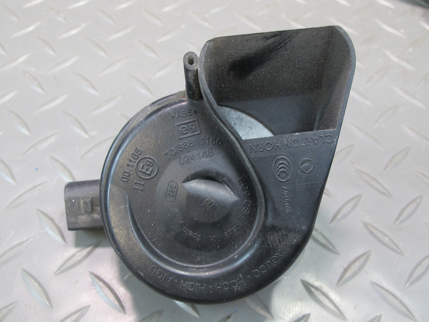 08-16 Audi A5 S5 Set of 2 High & Low Tone Note Pitch Horn Signal OEM