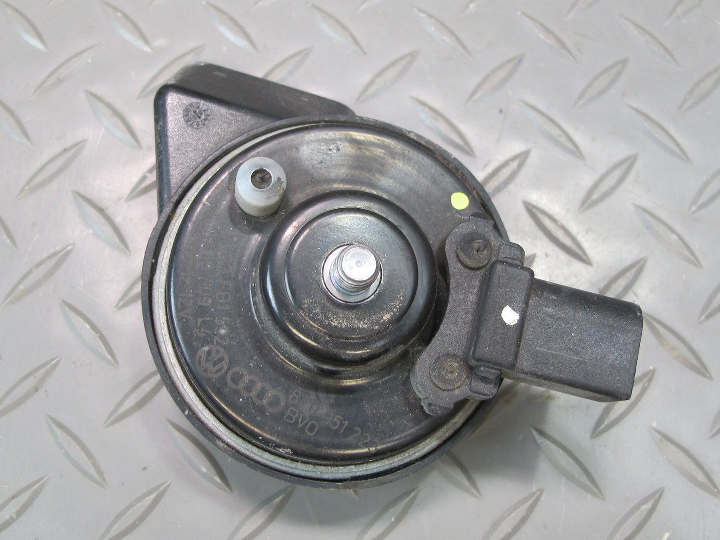 08-16 Audi A5 S5 Set of 2 High & Low Tone Note Pitch Horn Signal OEM