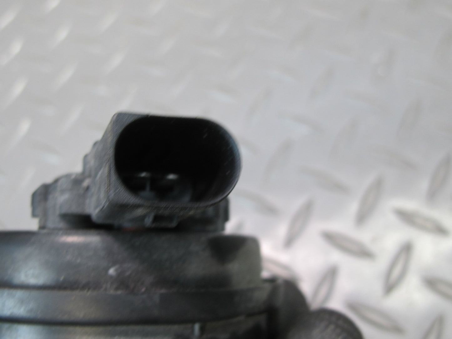 08-16 Audi A5 S5 Set of 2 High & Low Tone Note Pitch Horn Signal OEM