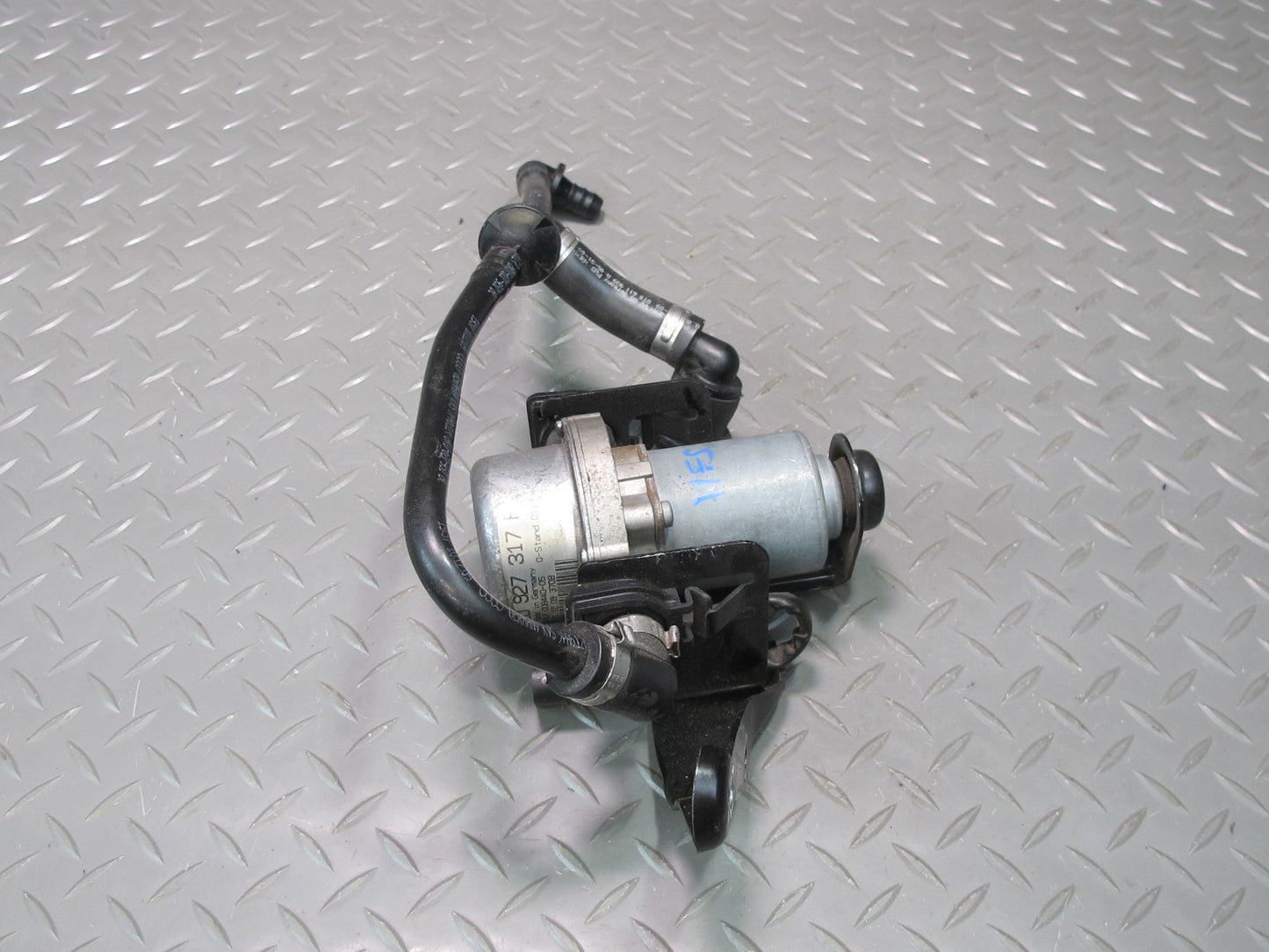09-12 Audi A5 S5 Brake Booster Vacuum Pump w Pipe 8E0927317F OEM
