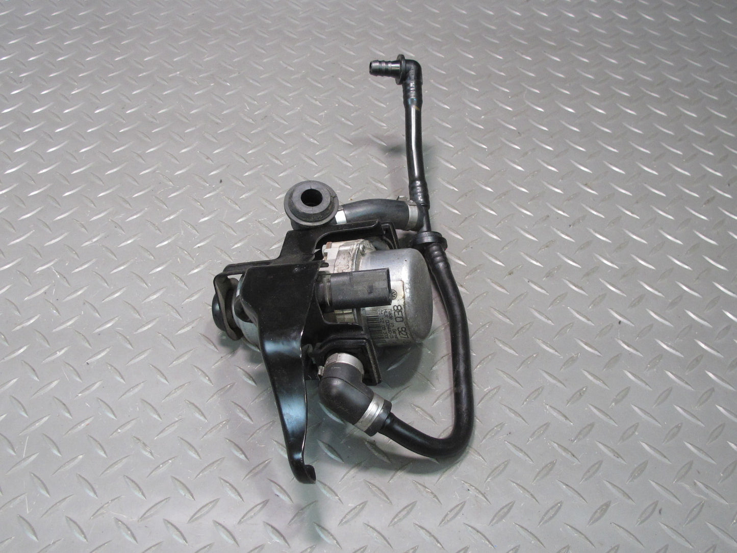 09-12 Audi A5 S5 Brake Booster Vacuum Pump w Pipe 8E0927317F OEM