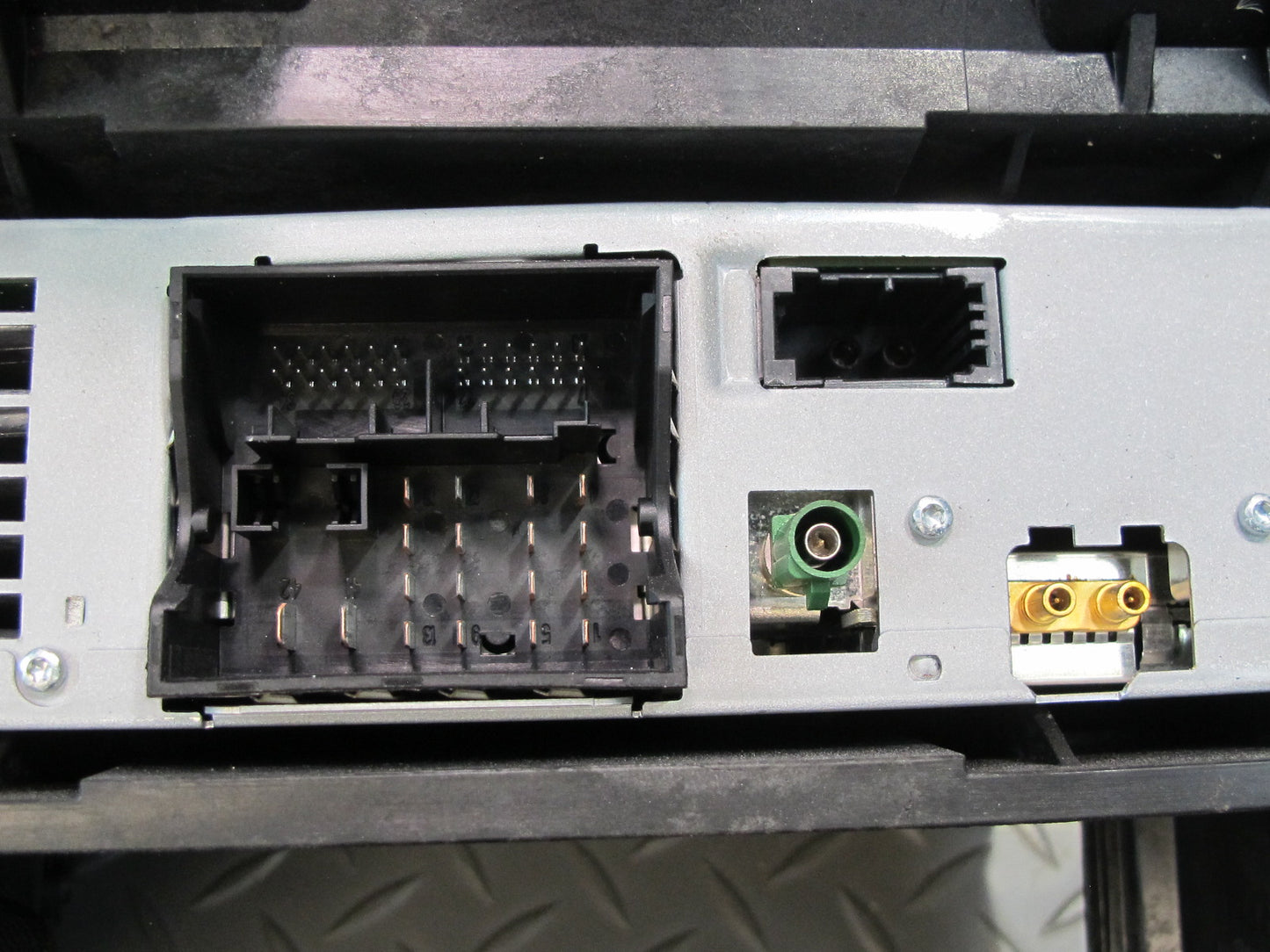 09-12 Audi A5 S5 Rear Trunk Satellite Radio Receiver Module w Mount Bracket OEM