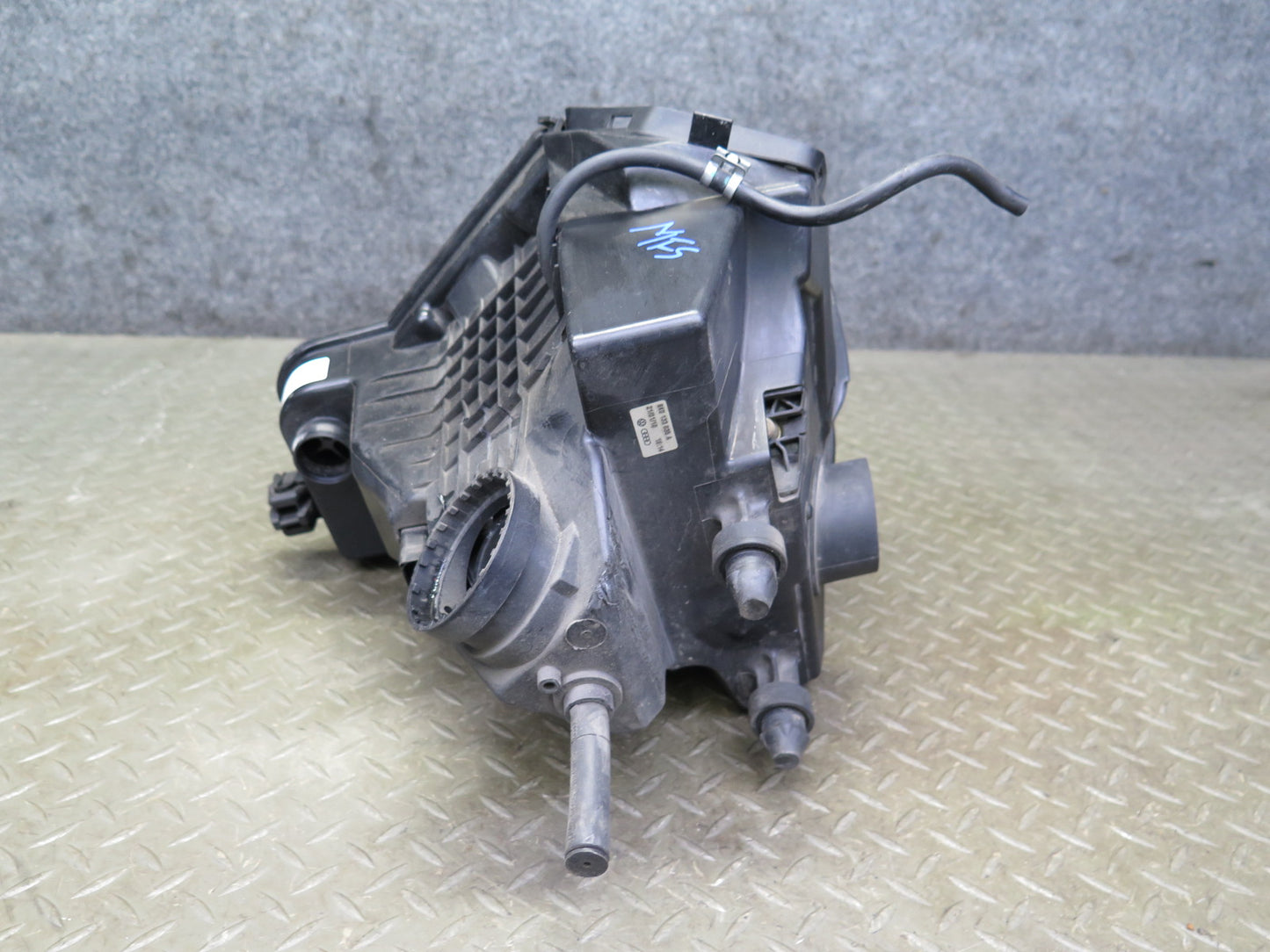 08-12 Audi S4 S5 4.2L Air Intake Cleaner Filter Box w Temp Sensor 8K0133837A OEM