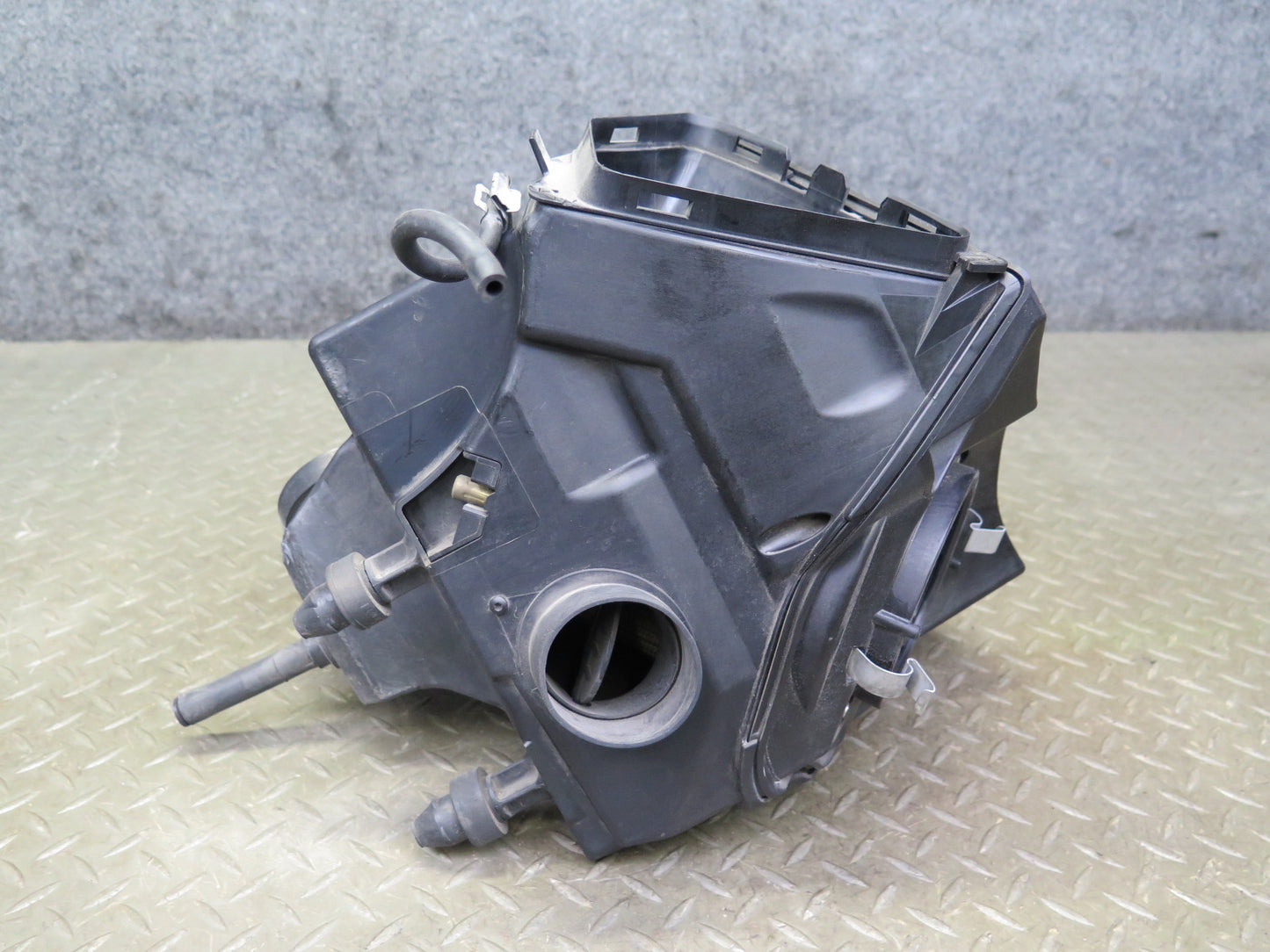 08-12 Audi S4 S5 4.2L Air Intake Cleaner Filter Box w Temp Sensor 8K0133837A OEM