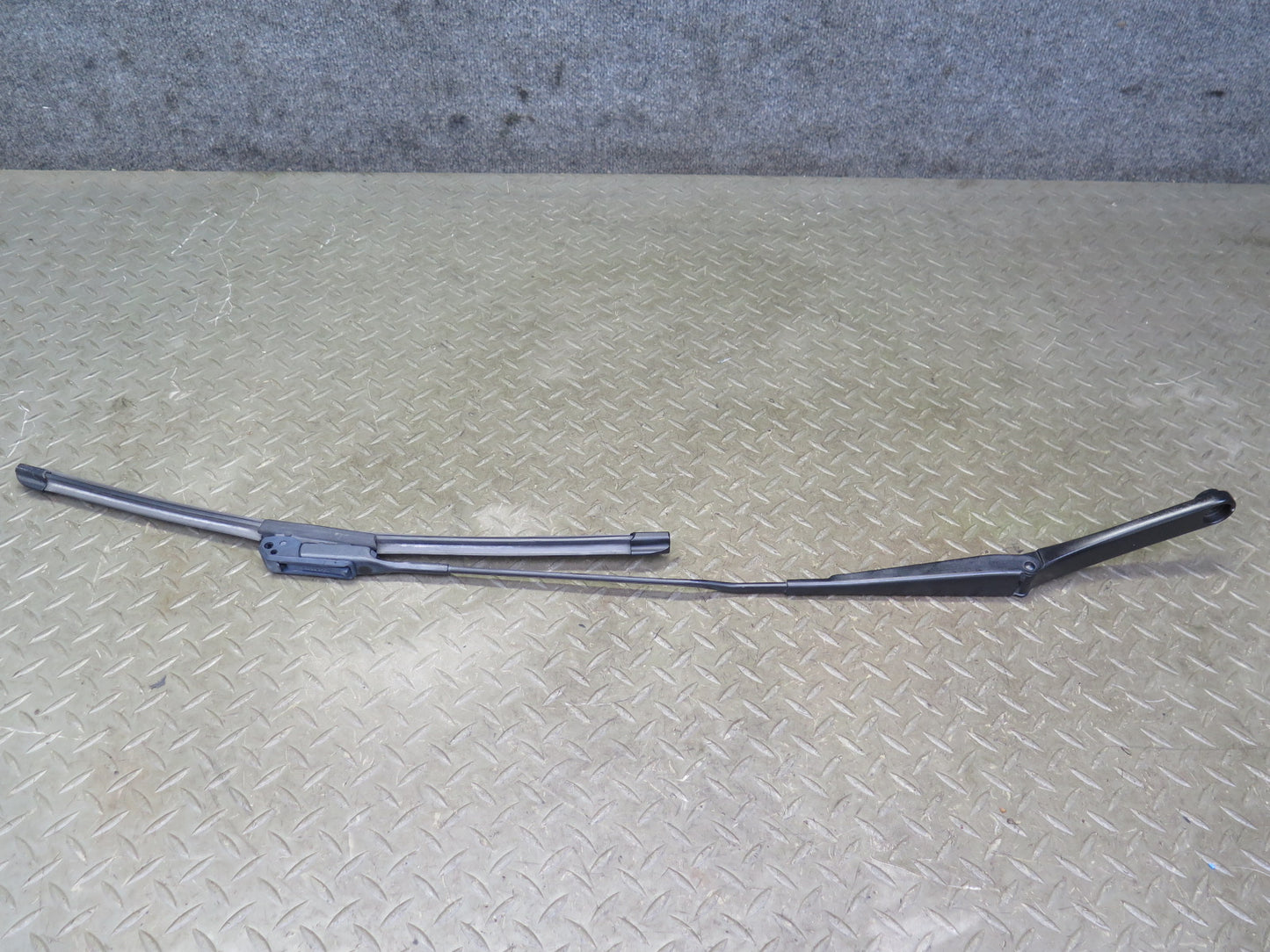 08-16 Audi B8 A5 S5 Front Left & Right Side Windshield Wiper Arm Set OEM