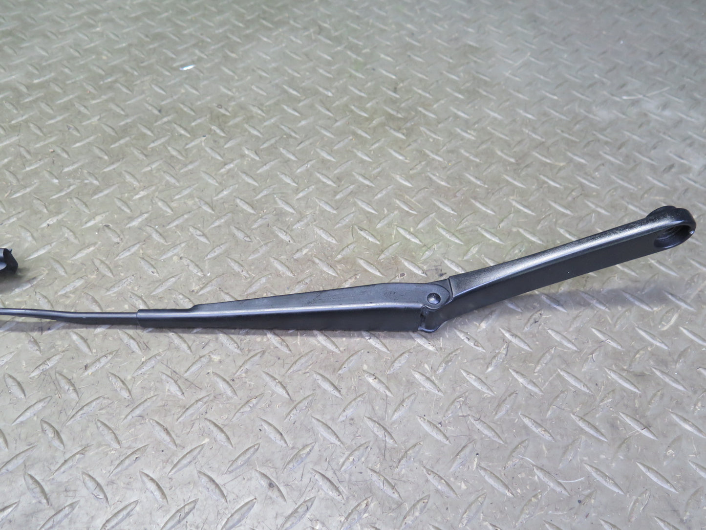 08-16 Audi B8 A5 S5 Front Left & Right Side Windshield Wiper Arm Set OEM