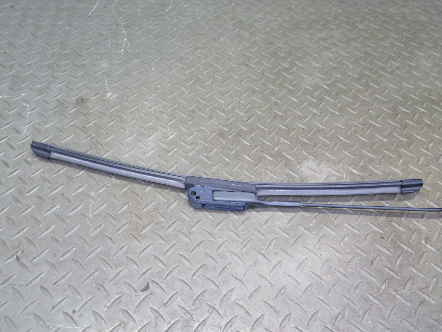 08-16 Audi B8 A5 S5 Front Left & Right Side Windshield Wiper Arm Set OEM
