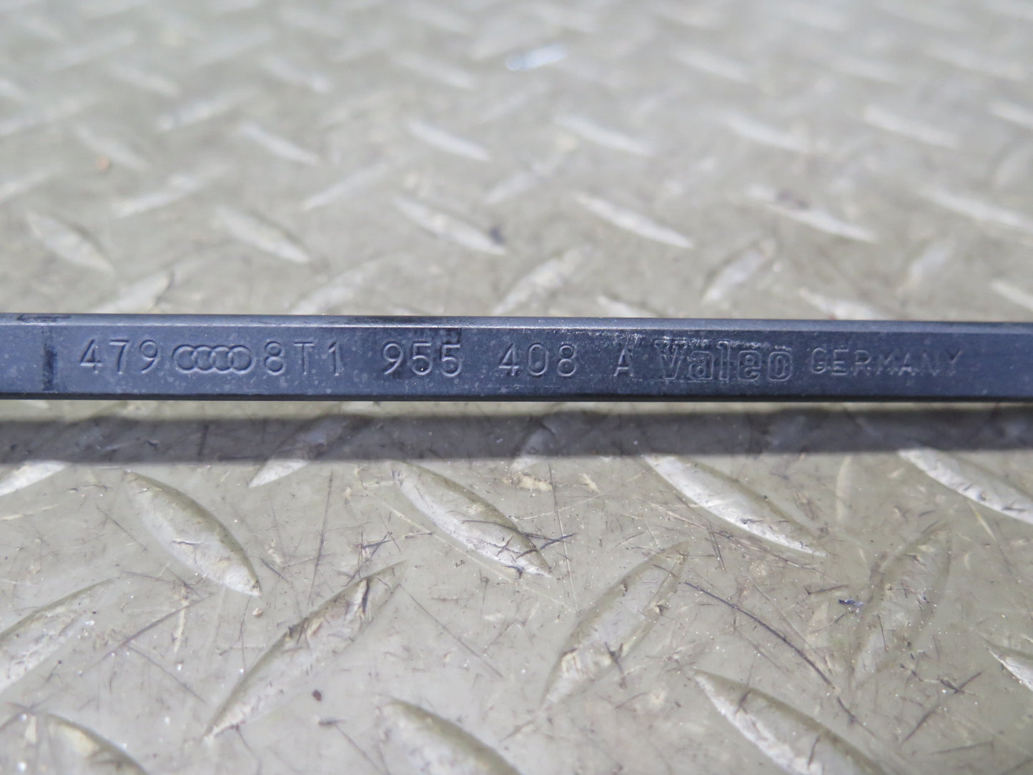 08-16 Audi B8 A5 S5 Front Left & Right Side Windshield Wiper Arm Set OEM