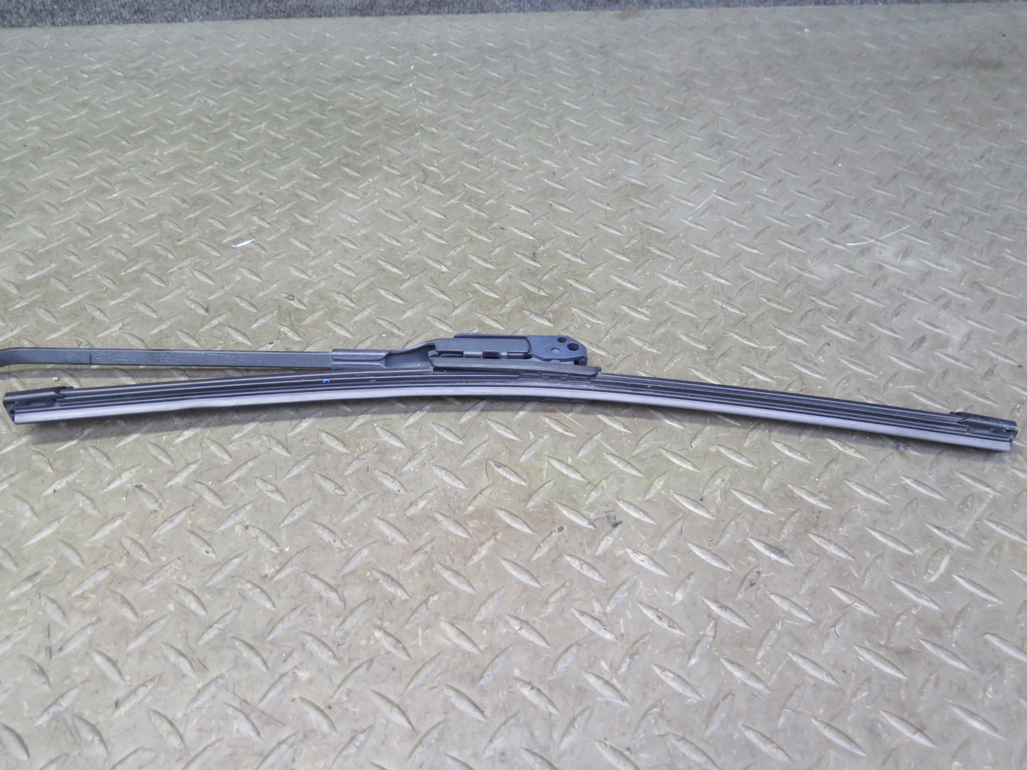 08-16 Audi B8 A5 S5 Front Left & Right Side Windshield Wiper Arm Set OEM