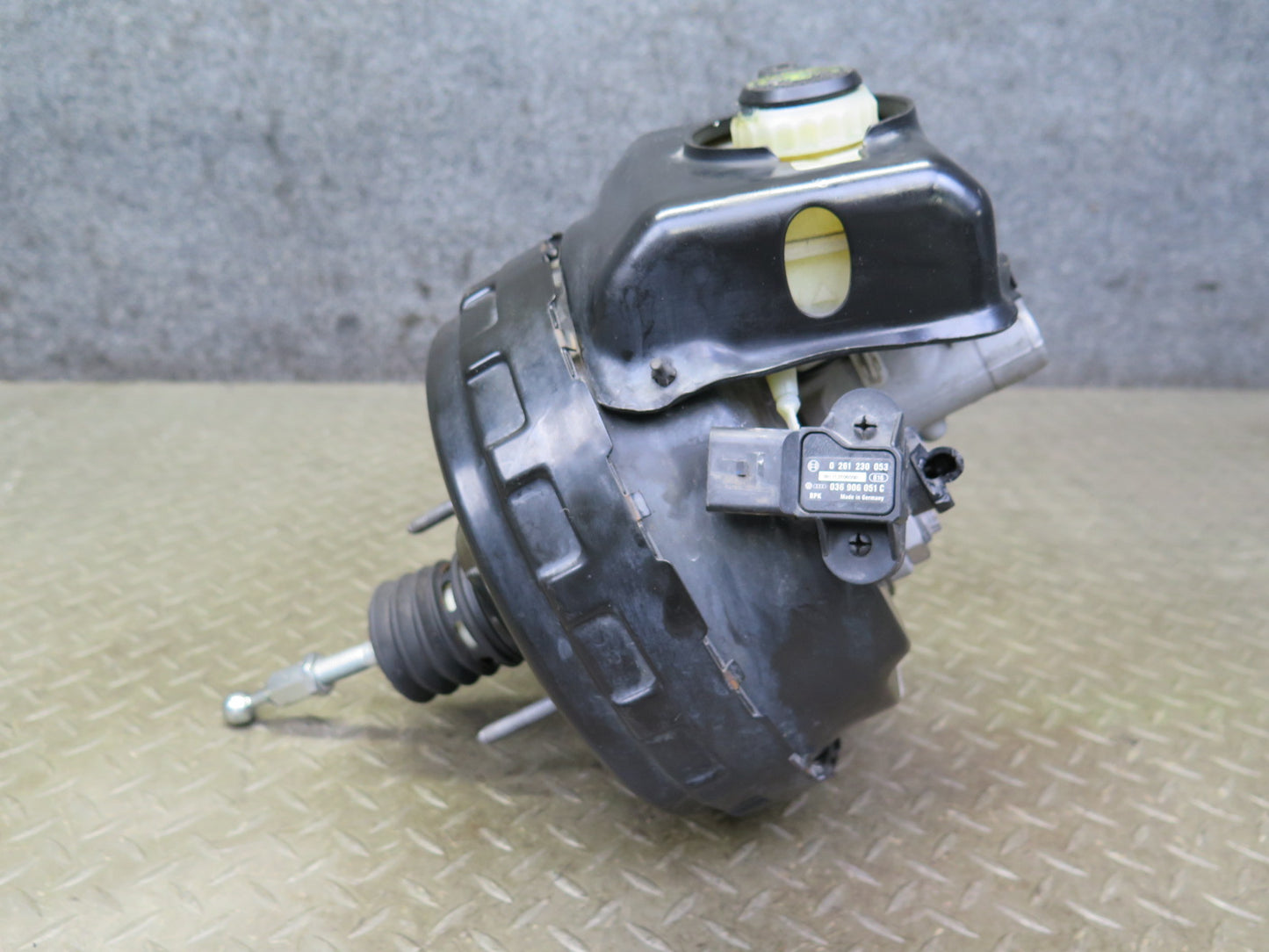 08-12 Audi B8 S5 Brake Master Cylinder Booster Fluid Reservoir OEM