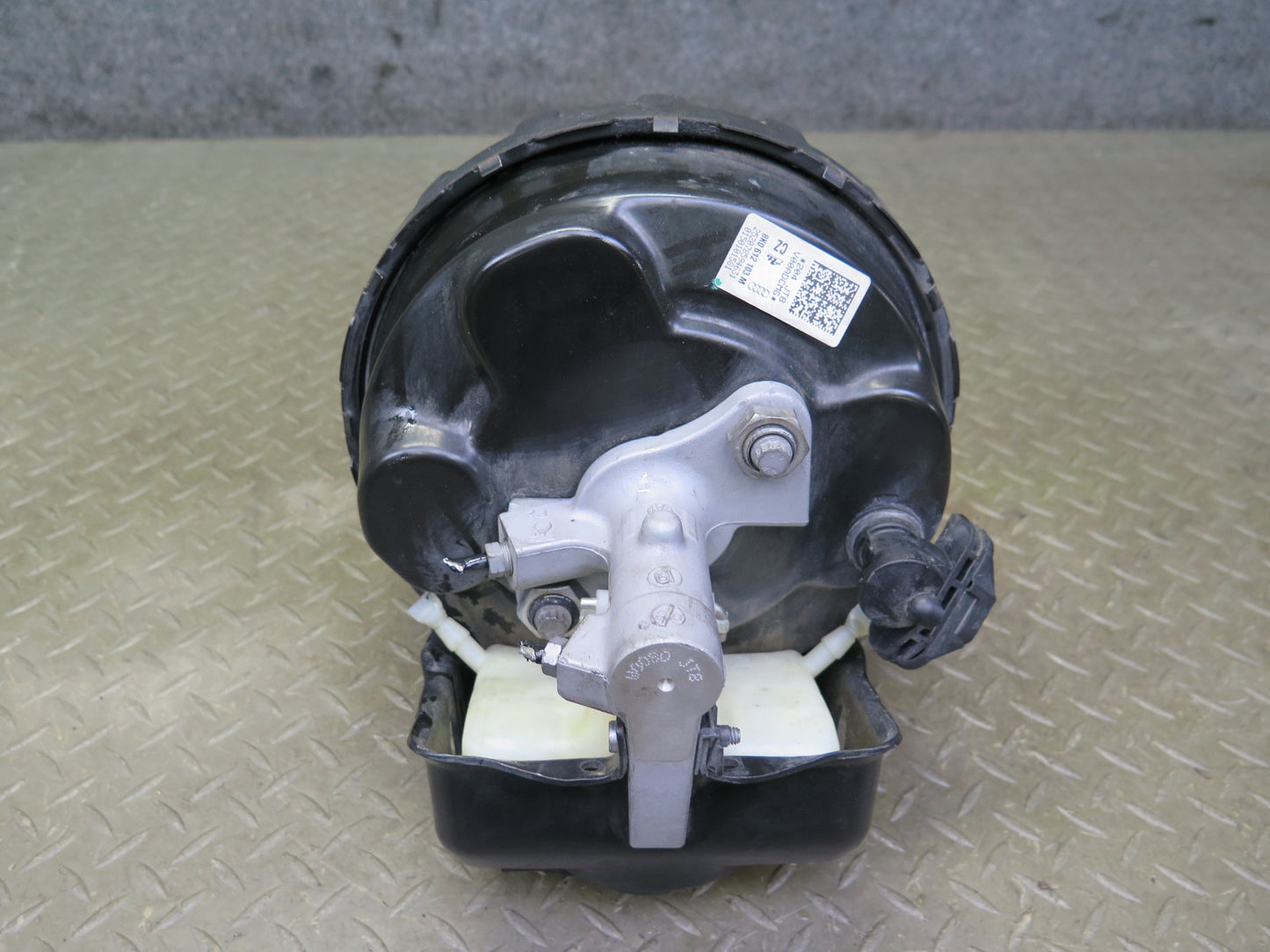 08-12 Audi B8 S5 Brake Master Cylinder Booster Fluid Reservoir OEM