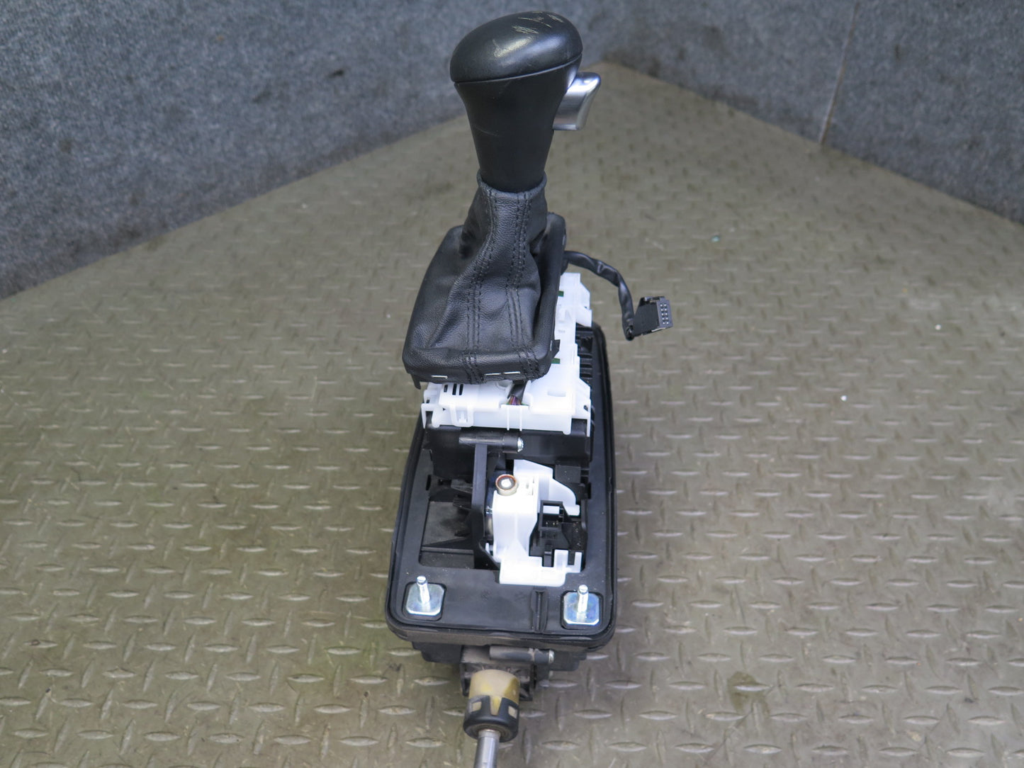 08-12 Audi B8 A5 S5 A/T Automatic Transmission Gear Shifter Selector OEM