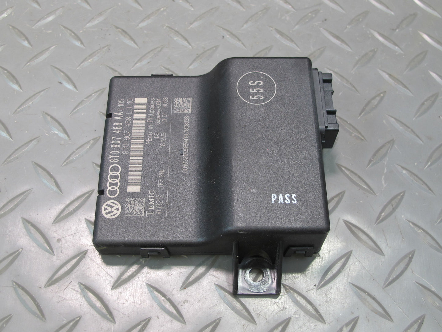 2010 Audi Q5 A5 S5 Interface Gateway Can-bus Control Module 8T0907468AA OEM