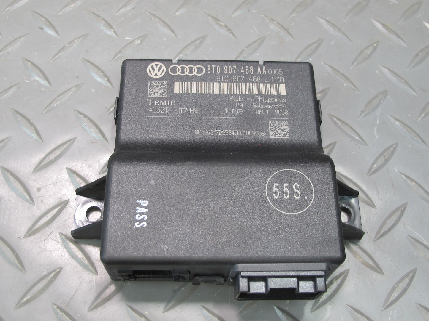 2010 Audi Q5 A5 S5 Interface Gateway Can-bus Control Module 8T0907468AA OEM