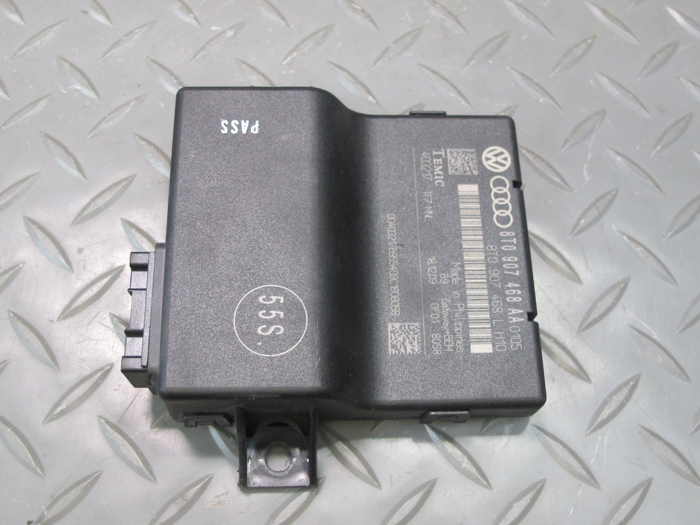 2010 Audi Q5 A5 S5 Interface Gateway Can-bus Control Module 8T0907468AA OEM