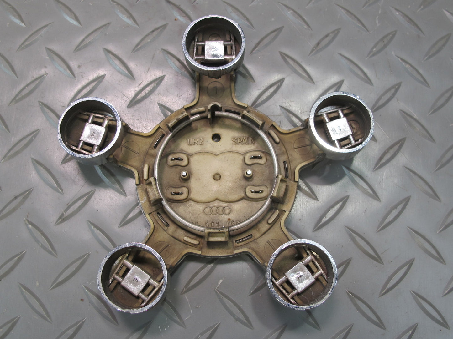 08-17 Audi 8T A4 S4 A5 S5 Set of 4 Wheel Hub Center Cap Cover 4F0601165N OEM