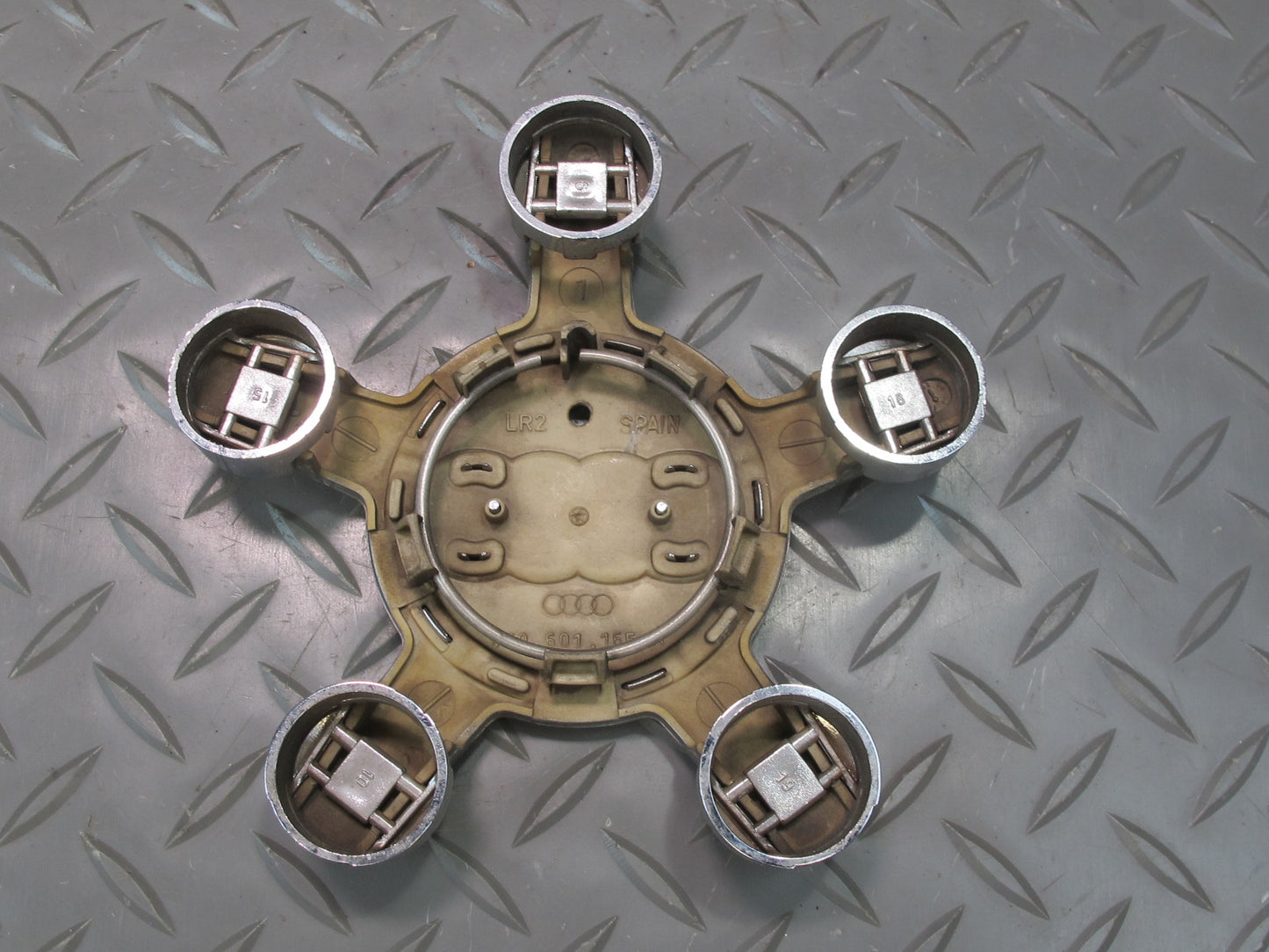 08-17 Audi 8T A4 S4 A5 S5 Set of 4 Wheel Hub Center Cap Cover 4F0601165N OEM