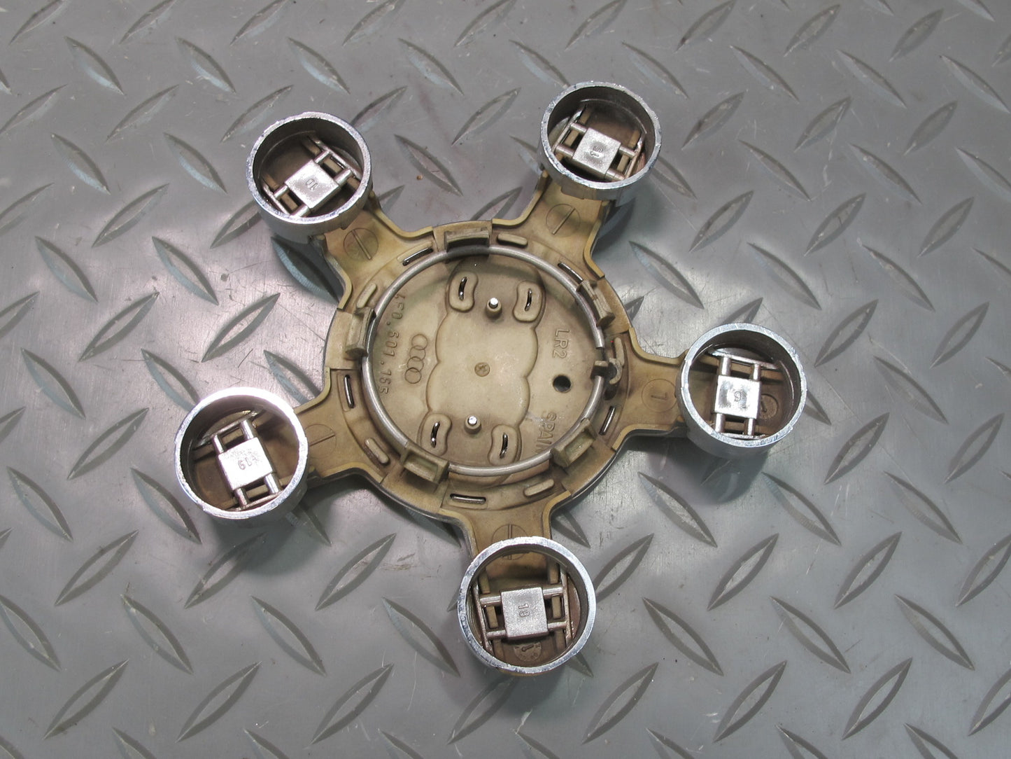 08-17 Audi 8T A4 S4 A5 S5 Set of 4 Wheel Hub Center Cap Cover 4F0601165N OEM