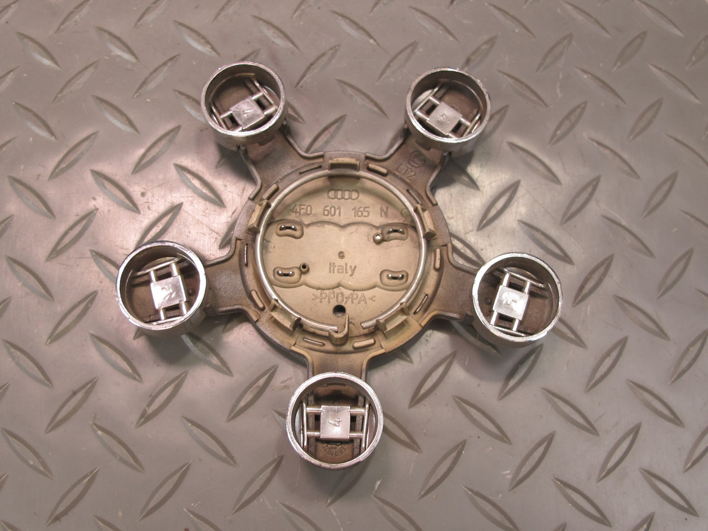 08-17 Audi 8T A4 S4 A5 S5 Set of 4 Wheel Hub Center Cap Cover 4F0601165N OEM