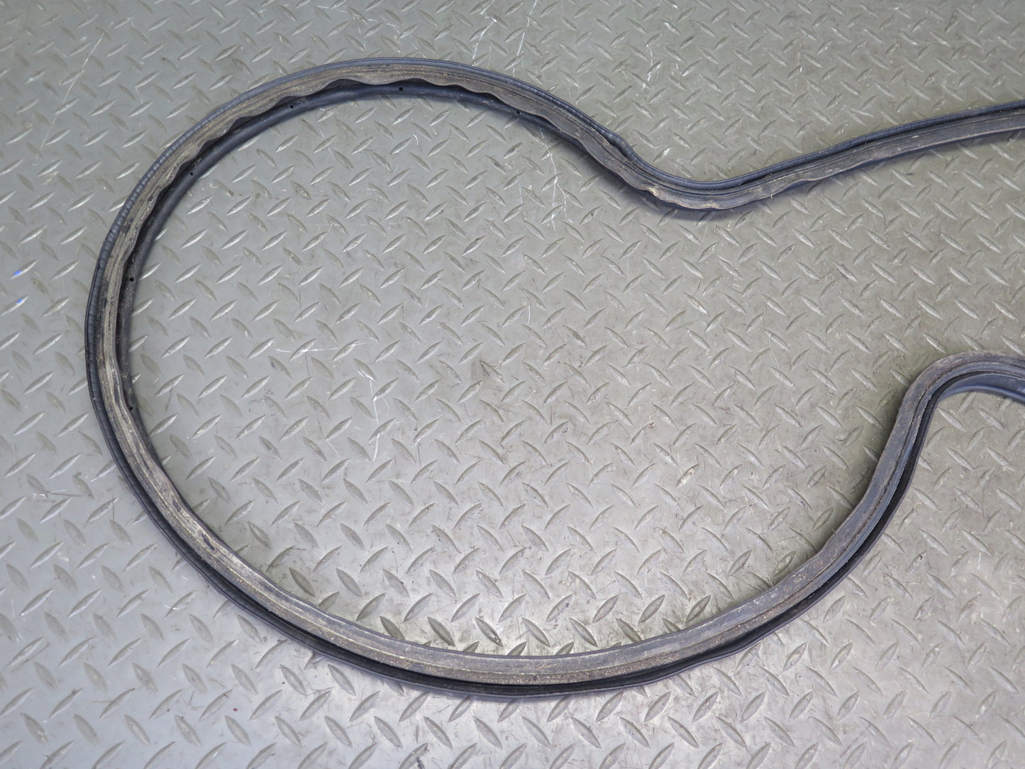 92-00 Lexus JZZ31L SC400 SC300 Rear Trunk Weatherstrip Rubber Seal Gasket OEM