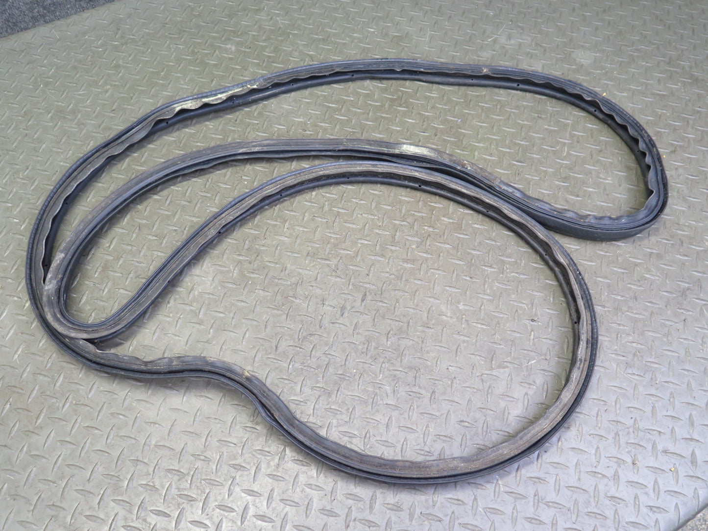 92-00 Lexus JZZ31L SC400 SC300 Rear Trunk Weatherstrip Rubber Seal Gasket OEM