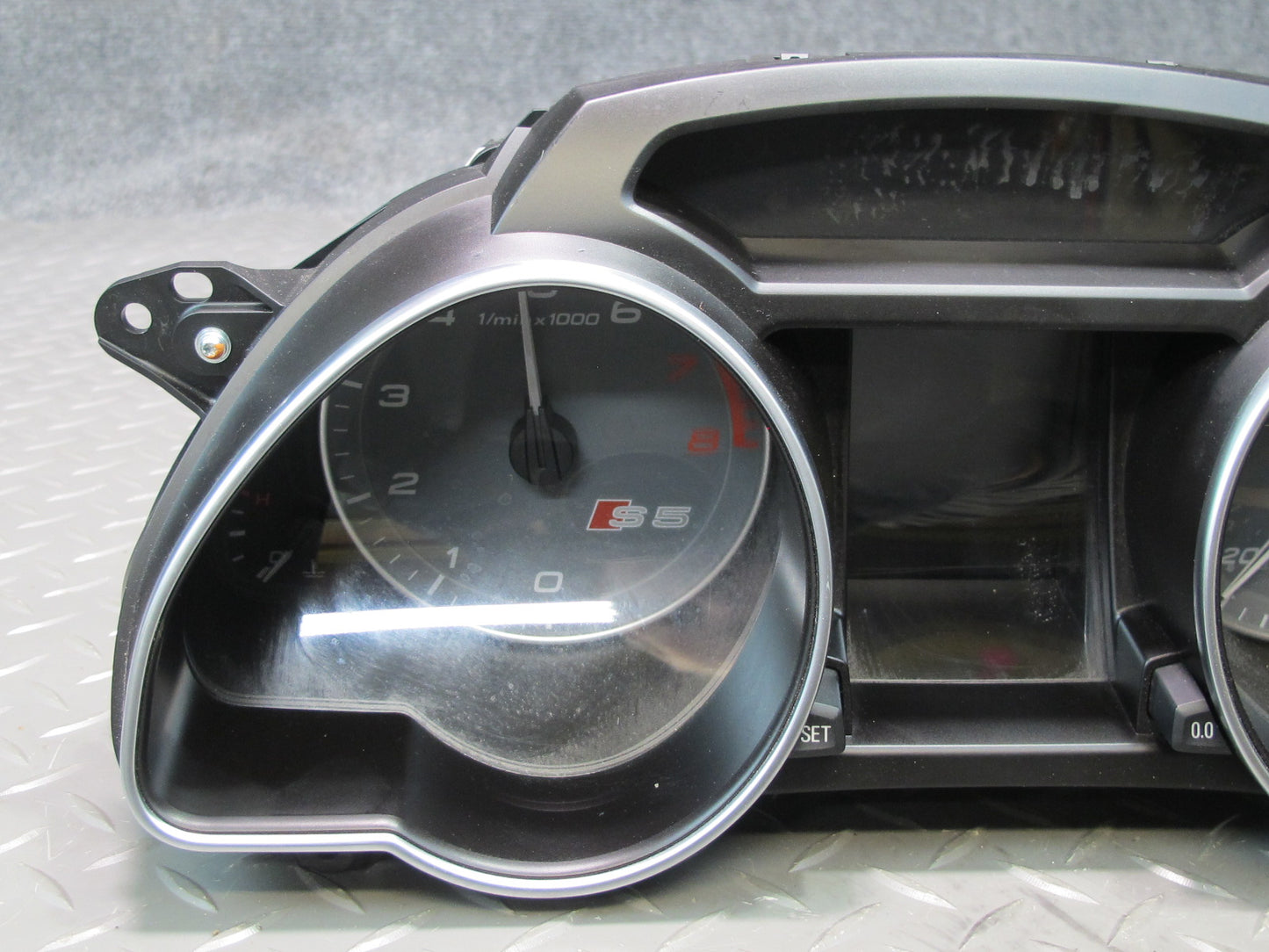 2010 Audi 8T S5 A/T Instrument Cluster Gauge Speedometer 8T0920981N OEM