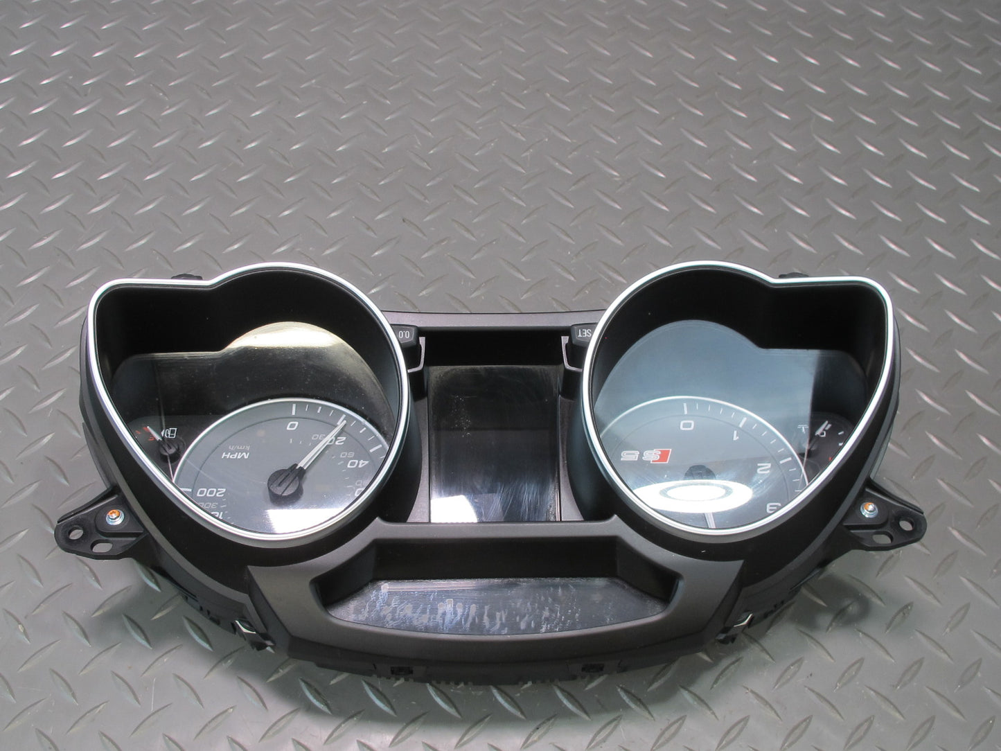 2010 Audi 8T S5 A/T Instrument Cluster Gauge Speedometer 8T0920981N OEM