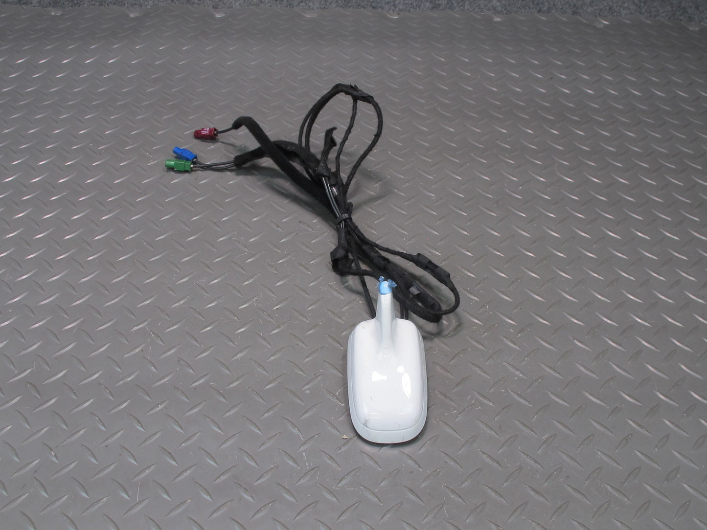 08-12 Audi 8T A5 S5 Coupe Exterior Roof Shark FIN Antenna White 8T0035503K OEM