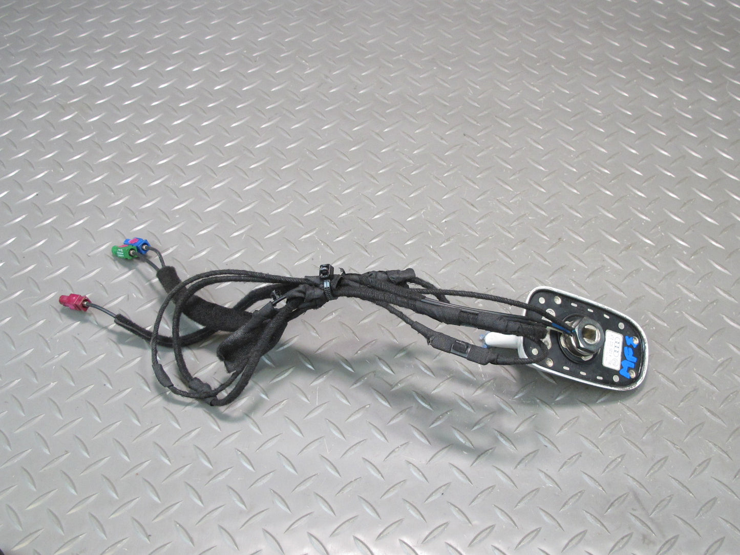 08-12 Audi 8T A5 S5 Coupe Exterior Roof Shark FIN Antenna White 8T0035503K OEM