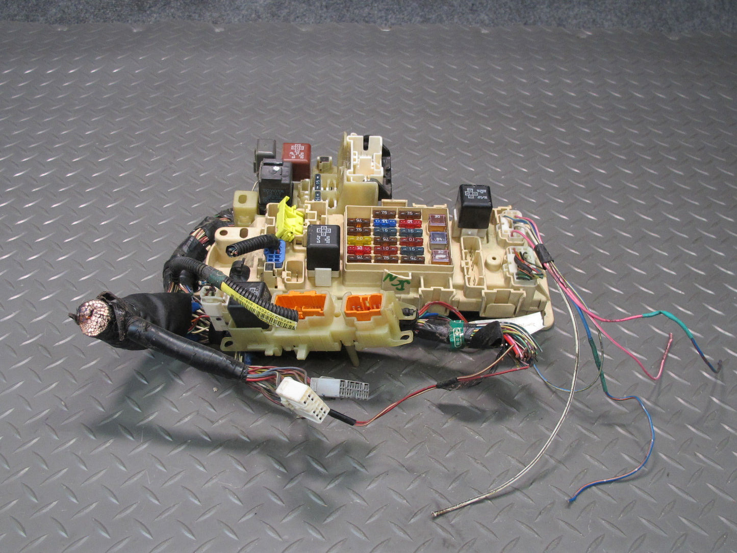 97-98 Lexus JZZ31L SC300 Interior Fuse Relay Box Module w Integration Relay OEM