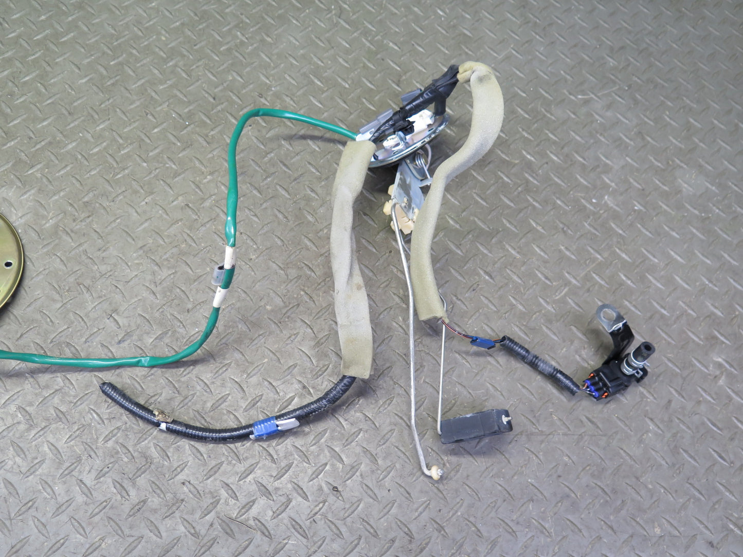 2000 Lexus UCF20L LS400 1UZFE Set of 2 Fuel Pump Level Sensor Sending Unit OEM