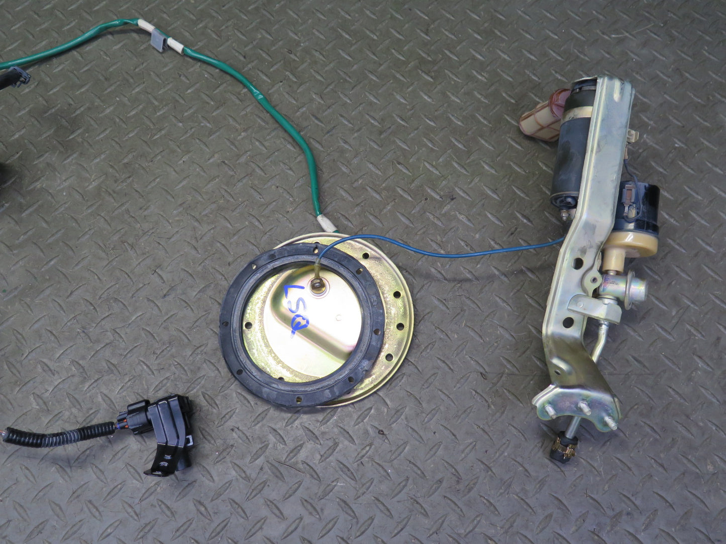 2000 Lexus UCF20L LS400 1UZFE Set of 2 Fuel Pump Level Sensor Sending Unit OEM