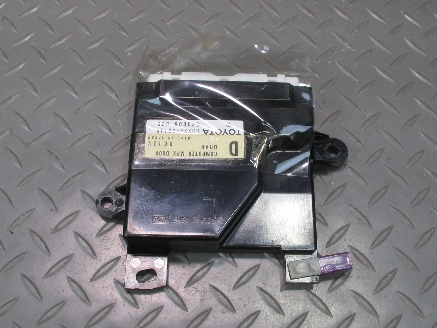 99-00 Lexus UCF20L LS400 Front Left Driver Door Control Module 89222-50140 OEM