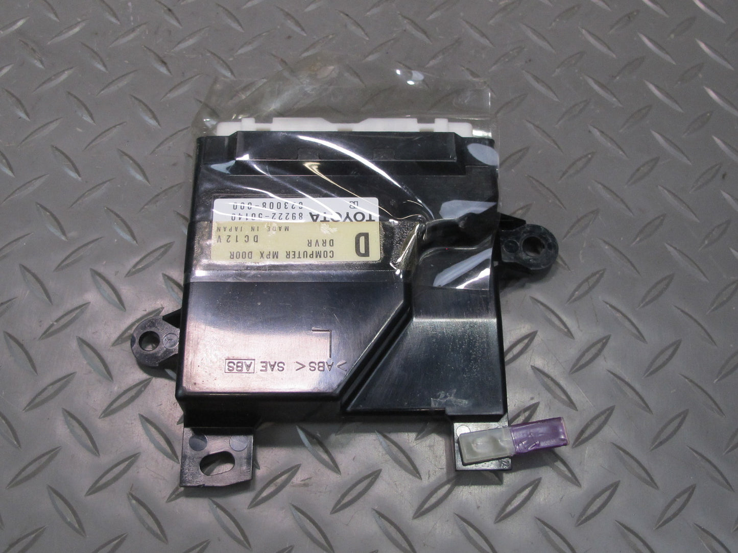 99-00 Lexus UCF20L LS400 Front Left Driver Door Control Module 89222-50140 OEM