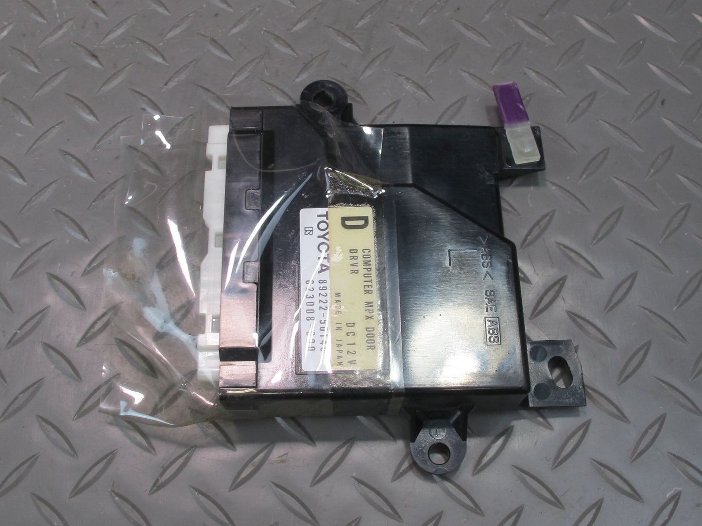 99-00 Lexus UCF20L LS400 Front Left Driver Door Control Module 89222-50140 OEM