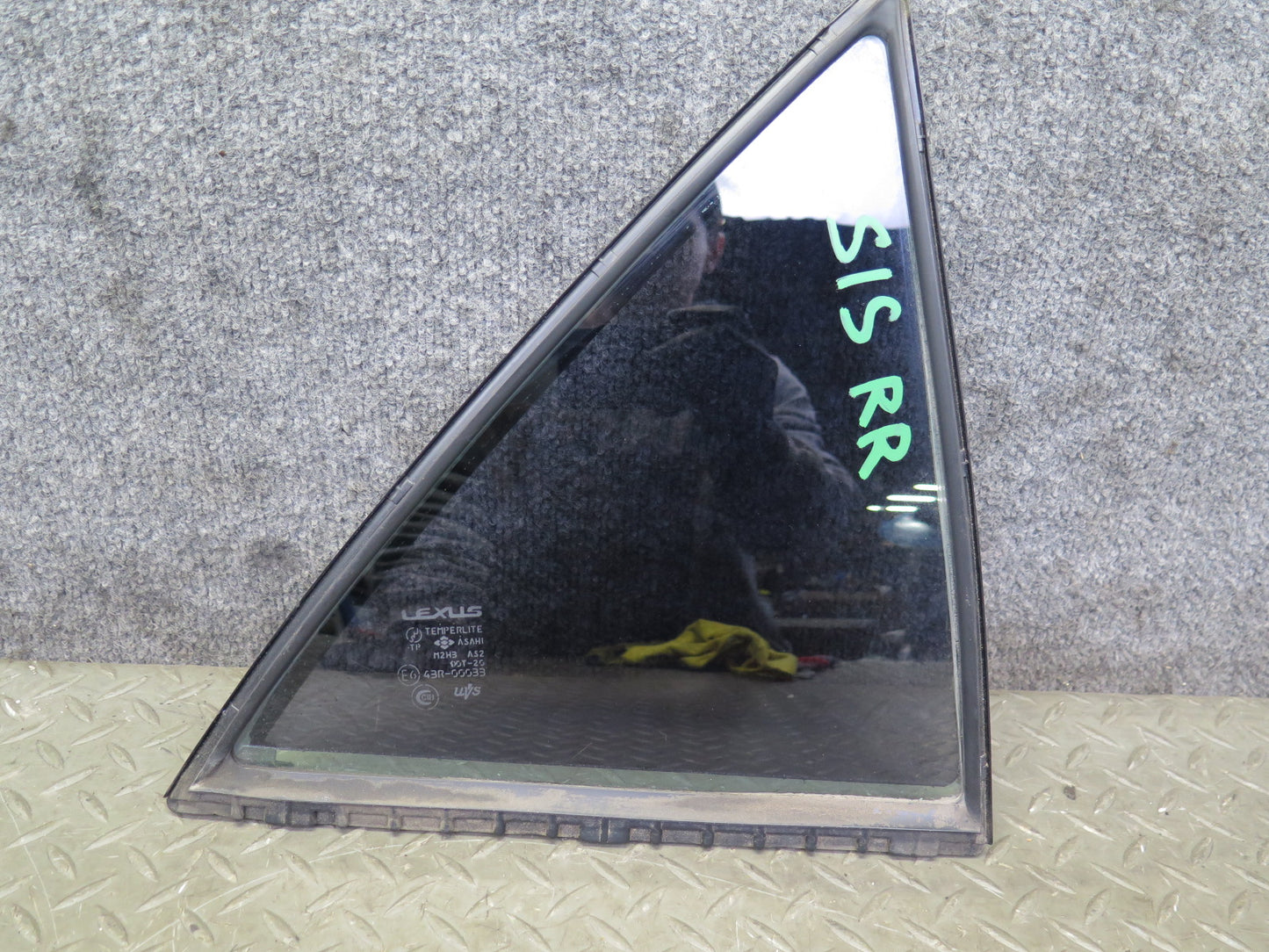 01-05 Lexus JCE10L IS300 Sedan Rear Right Door Quarter Glass Window OEM