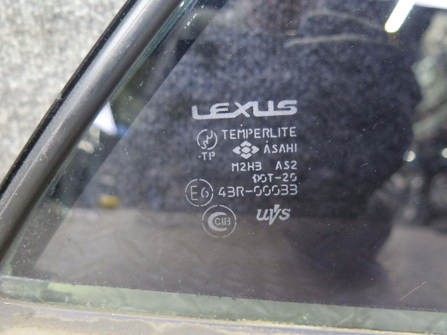 01-05 Lexus JCE10L IS300 Sedan Rear Right Door Quarter Glass Window OEM