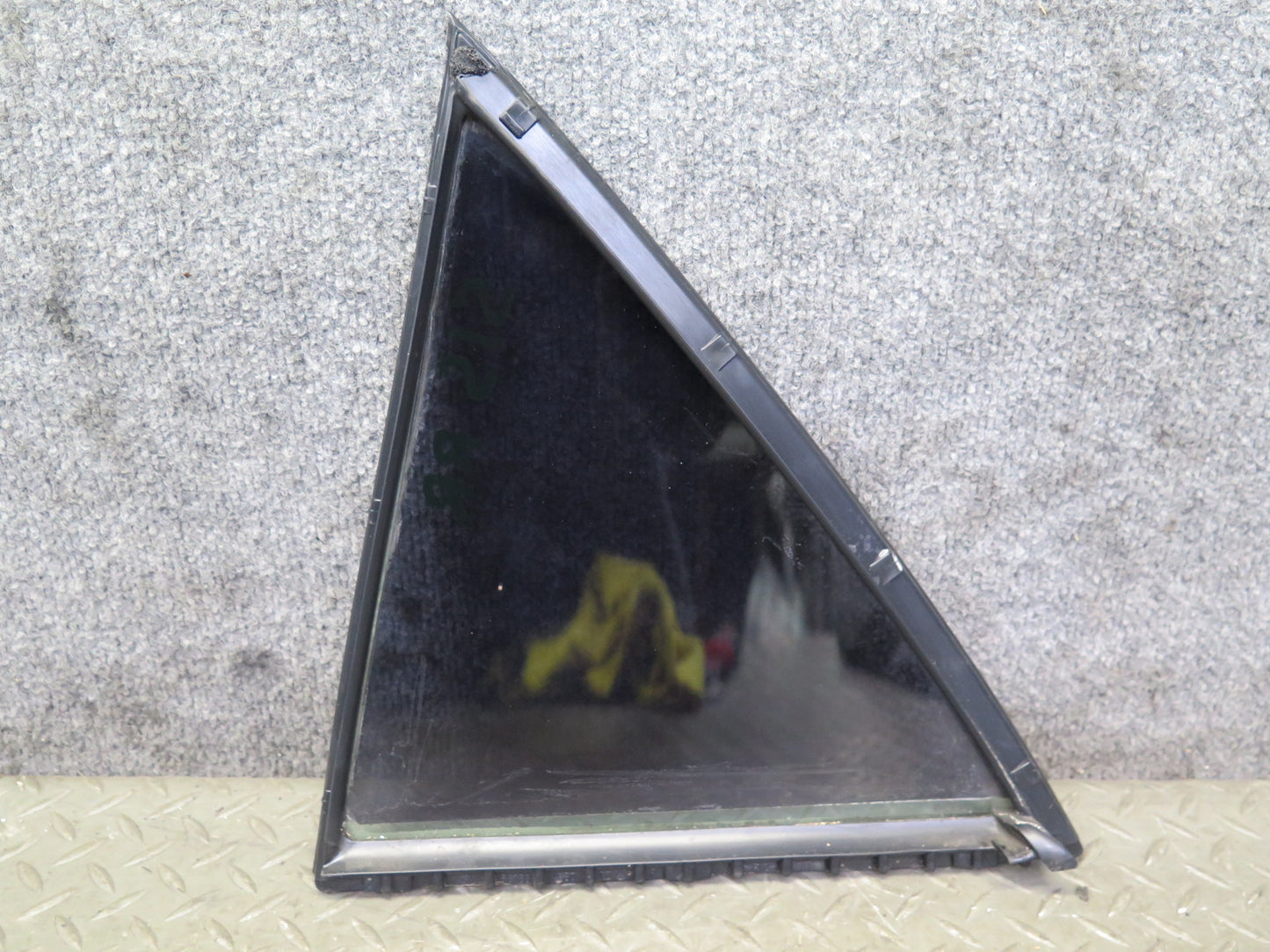 01-05 Lexus JCE10L IS300 Sedan Rear Right Door Quarter Glass Window OEM